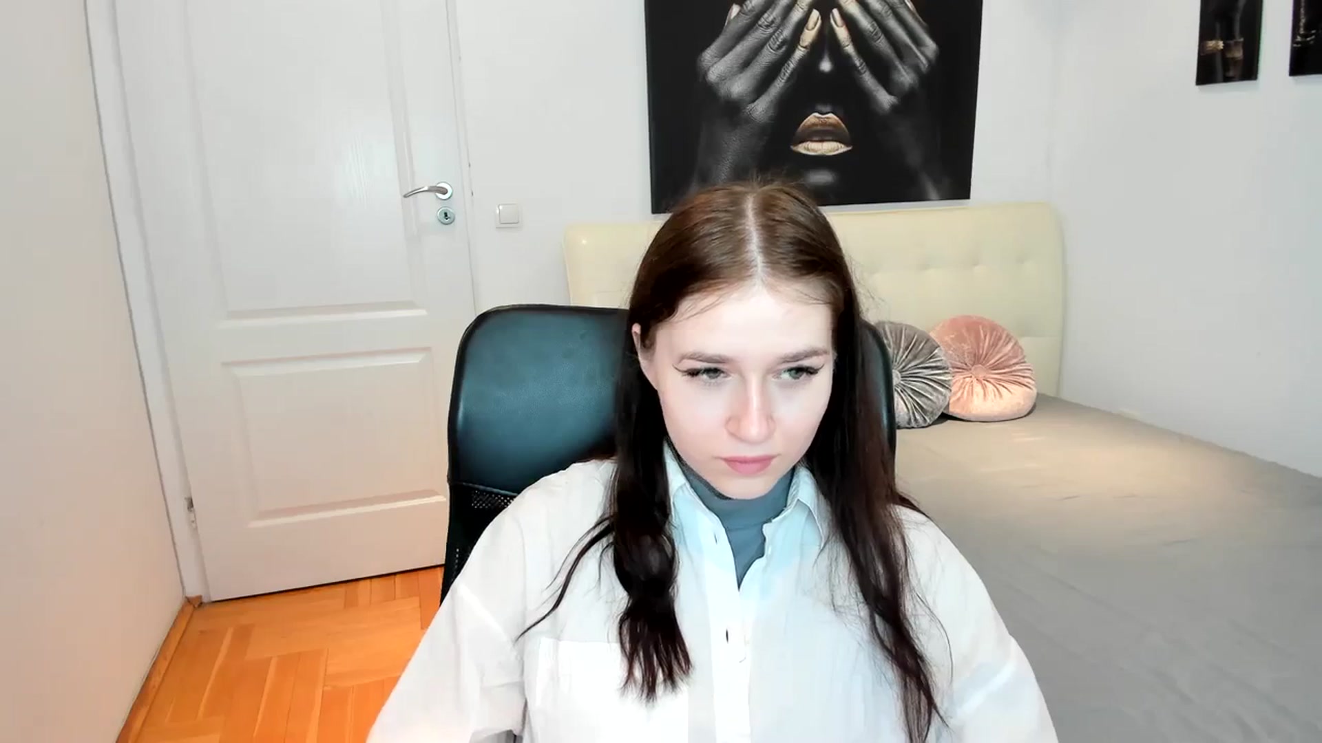 Gallery image thumbnail from SsweetPeaches's myfreecams stream on, 03/01/2024, 13:45 image 16 of 20