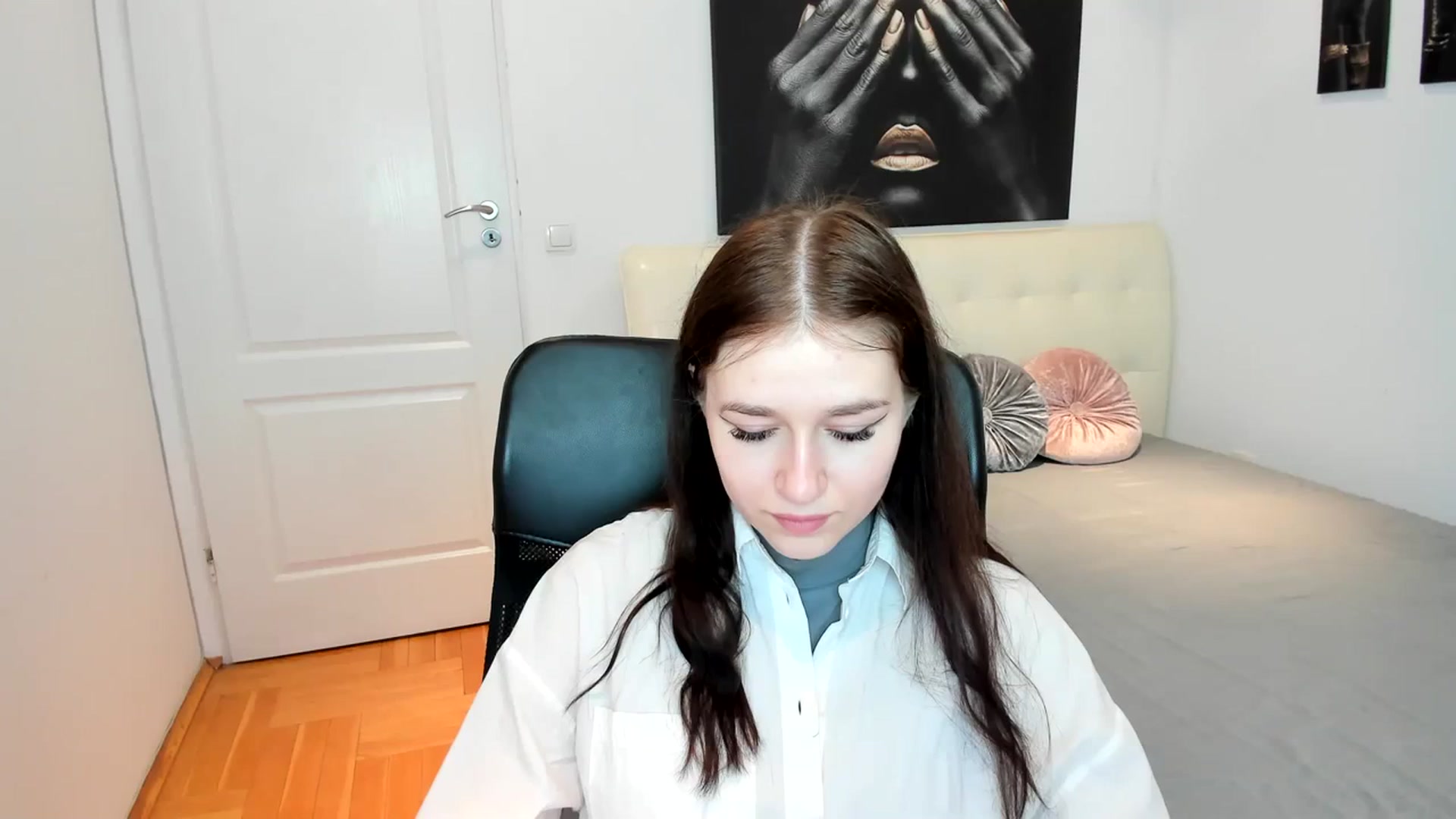 Gallery image thumbnail from SsweetPeaches's myfreecams stream on, 03/01/2024, 13:45 image 14 of 20