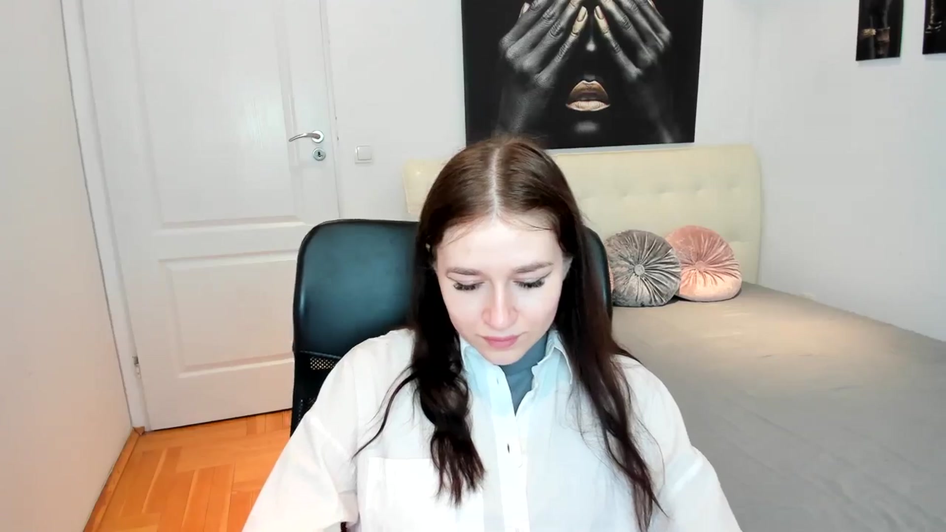 Gallery image thumbnail from SsweetPeaches's myfreecams stream on, 03/01/2024, 13:45 image 11 of 20