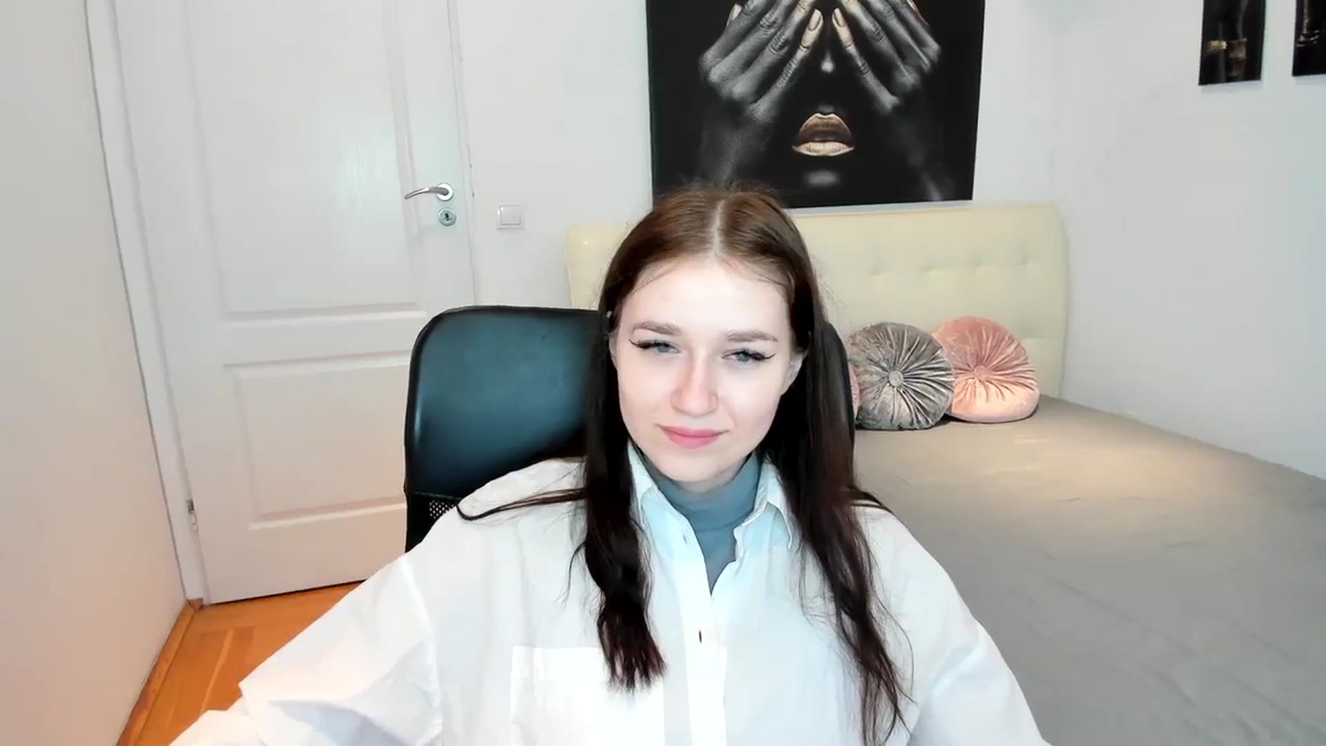 Gallery image thumbnail from SsweetPeaches's myfreecams stream on, 03/01/2024, 13:45 image 2 of 20