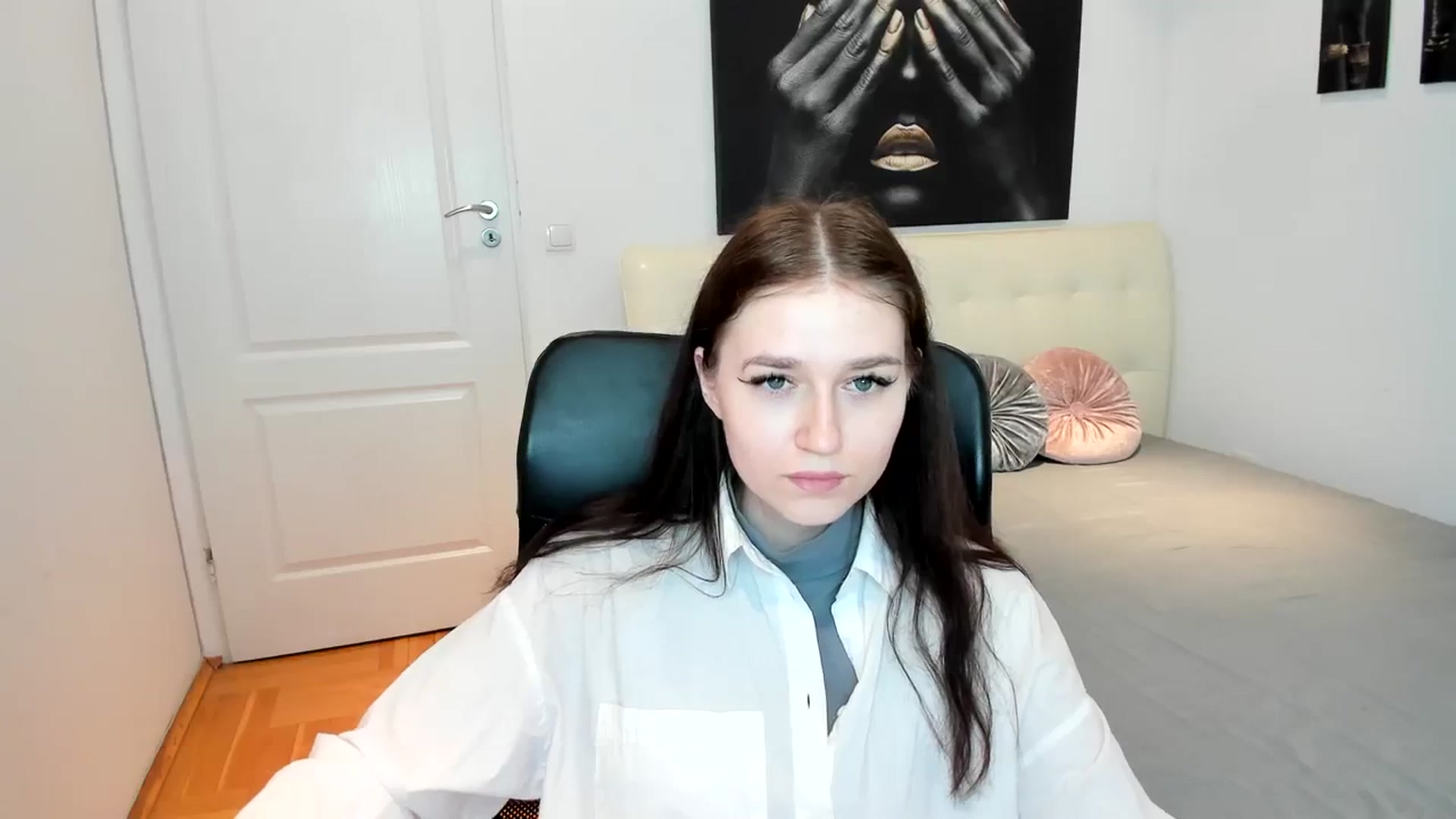 Gallery image thumbnail from SsweetPeaches's myfreecams stream on, 03/01/2024, 15:19 image 2 of 20