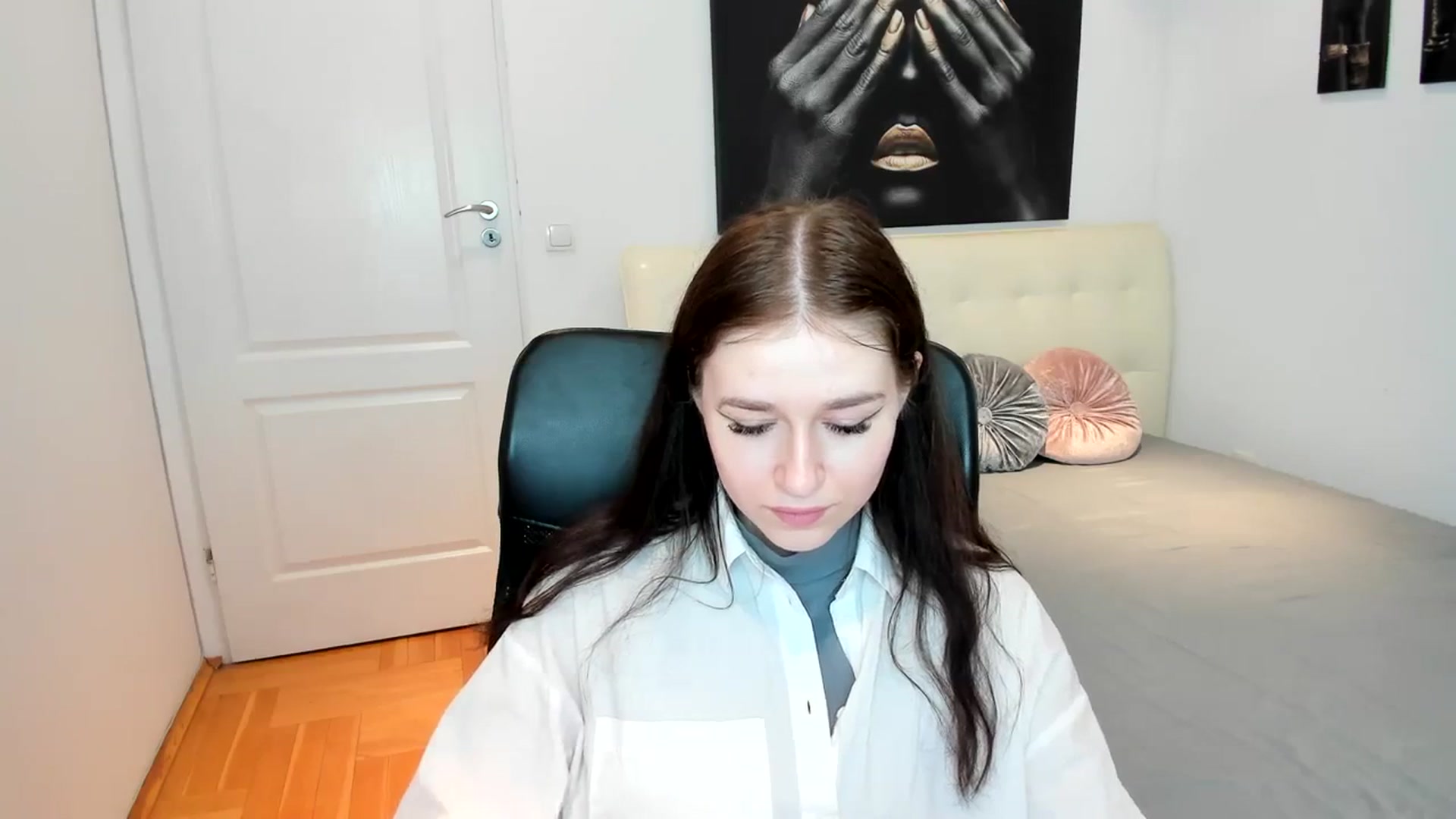 Gallery image thumbnail from SsweetPeaches's myfreecams stream on, 03/01/2024, 15:19 image 6 of 20