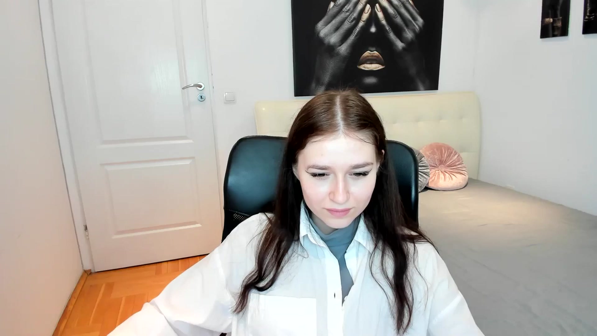 Gallery image thumbnail from SsweetPeaches's myfreecams stream on, 03/01/2024, 15:19 image 13 of 20