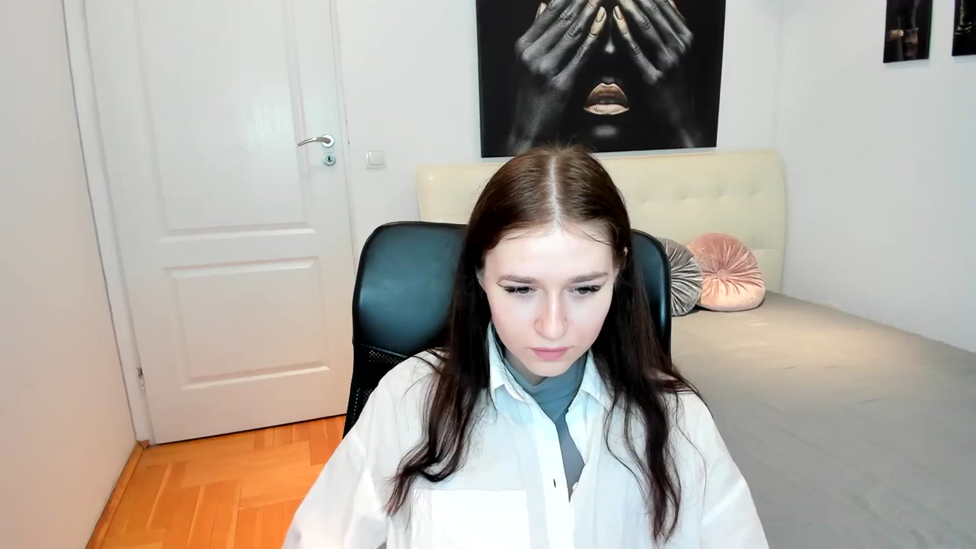 Gallery image thumbnail from SsweetPeaches's myfreecams stream on, 03/01/2024, 15:19 image 14 of 20