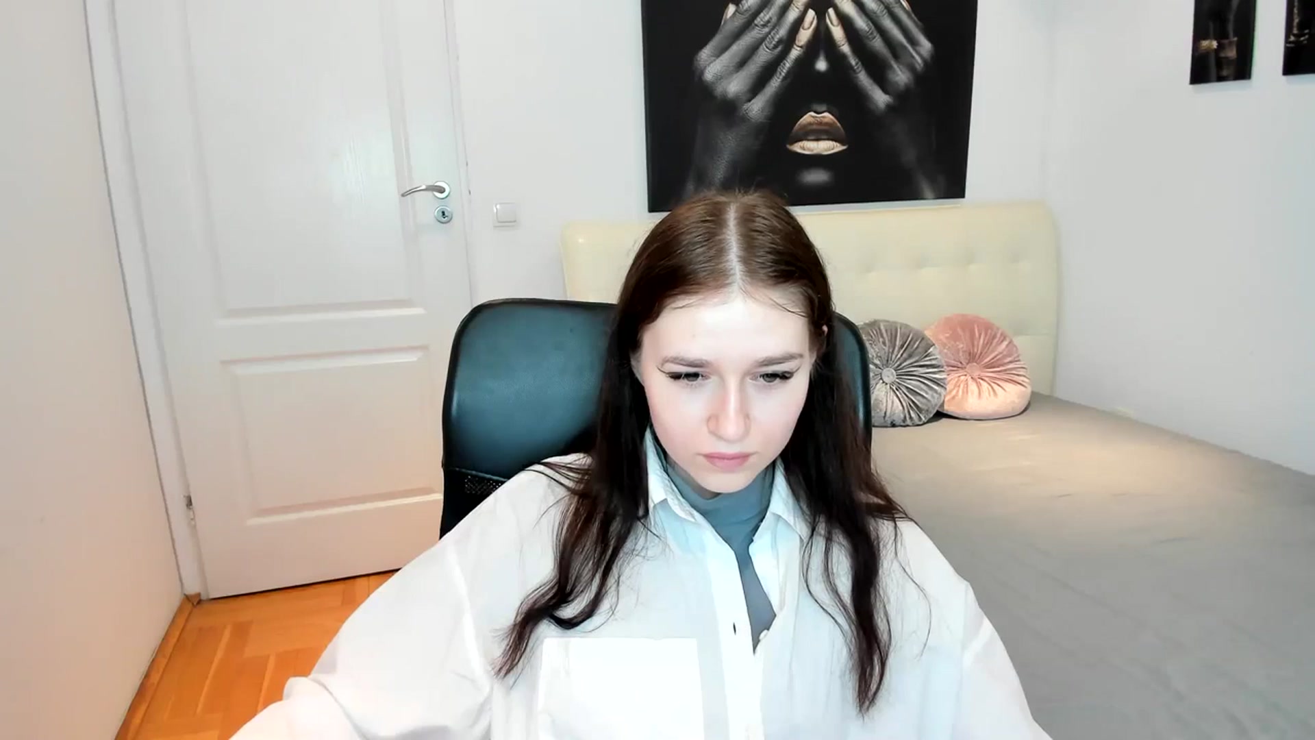 Gallery image thumbnail from SsweetPeaches's myfreecams stream on, 03/01/2024, 15:19 image 19 of 20