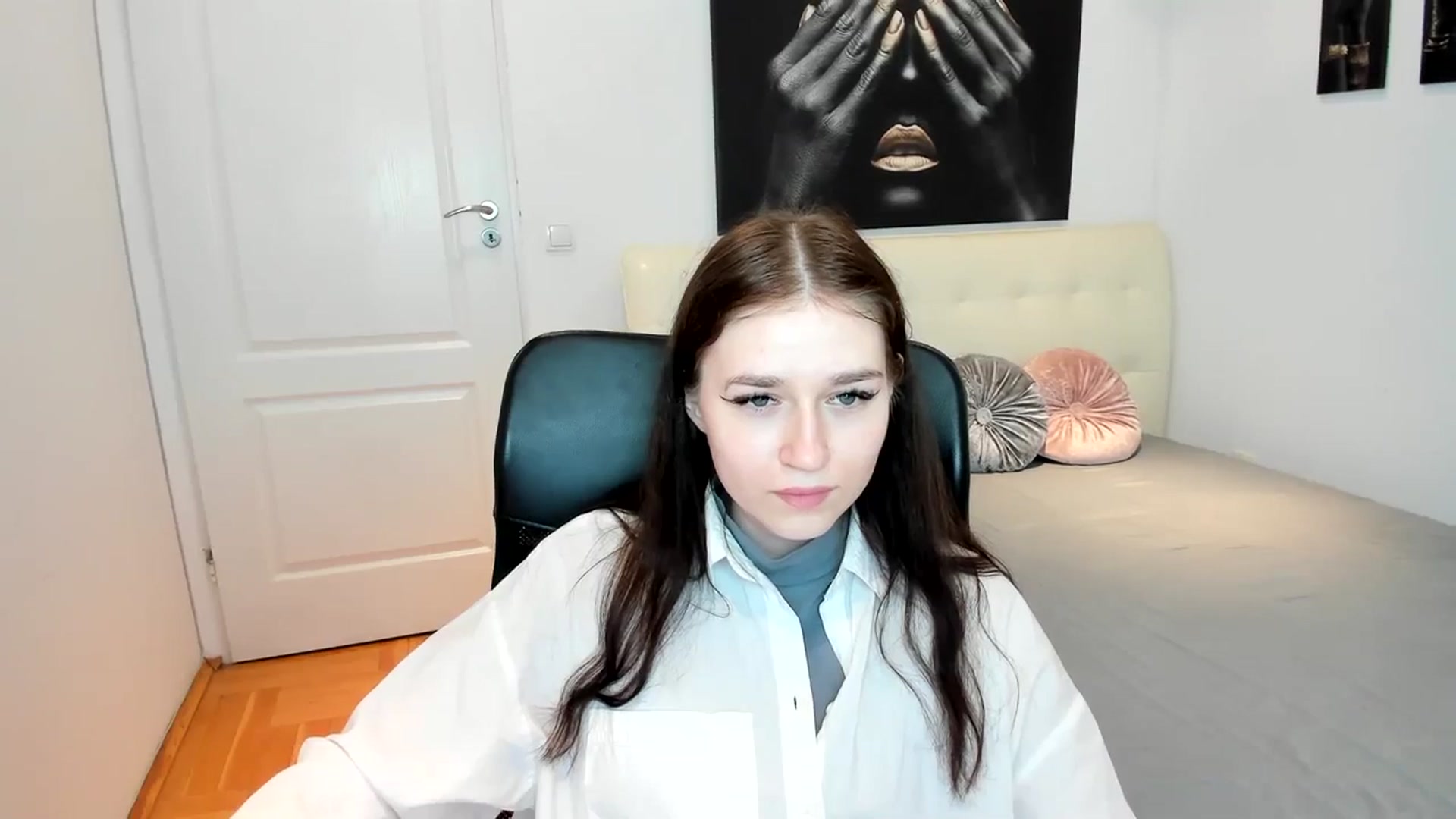 Gallery image thumbnail from SsweetPeaches's myfreecams stream on, 03/01/2024, 15:19 image 11 of 20