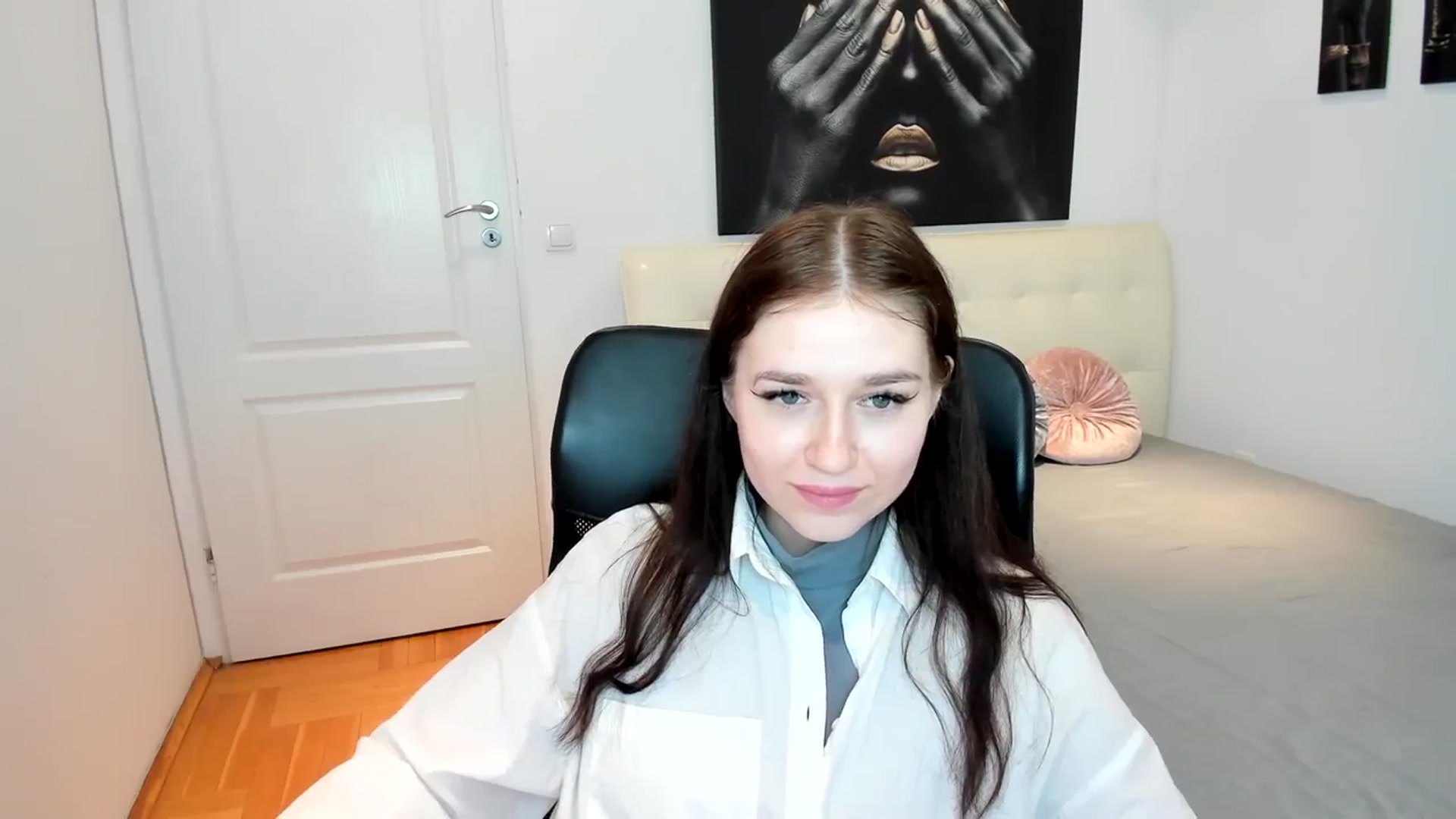 Gallery image thumbnail from SsweetPeaches's myfreecams stream on, 03/01/2024, 15:19 image 12 of 20