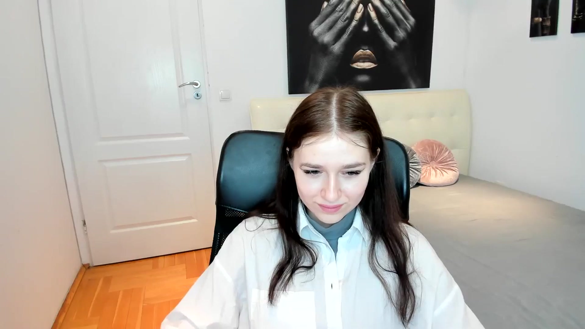 Gallery image thumbnail from SsweetPeaches's myfreecams stream on, 03/01/2024, 15:50 image 18 of 20