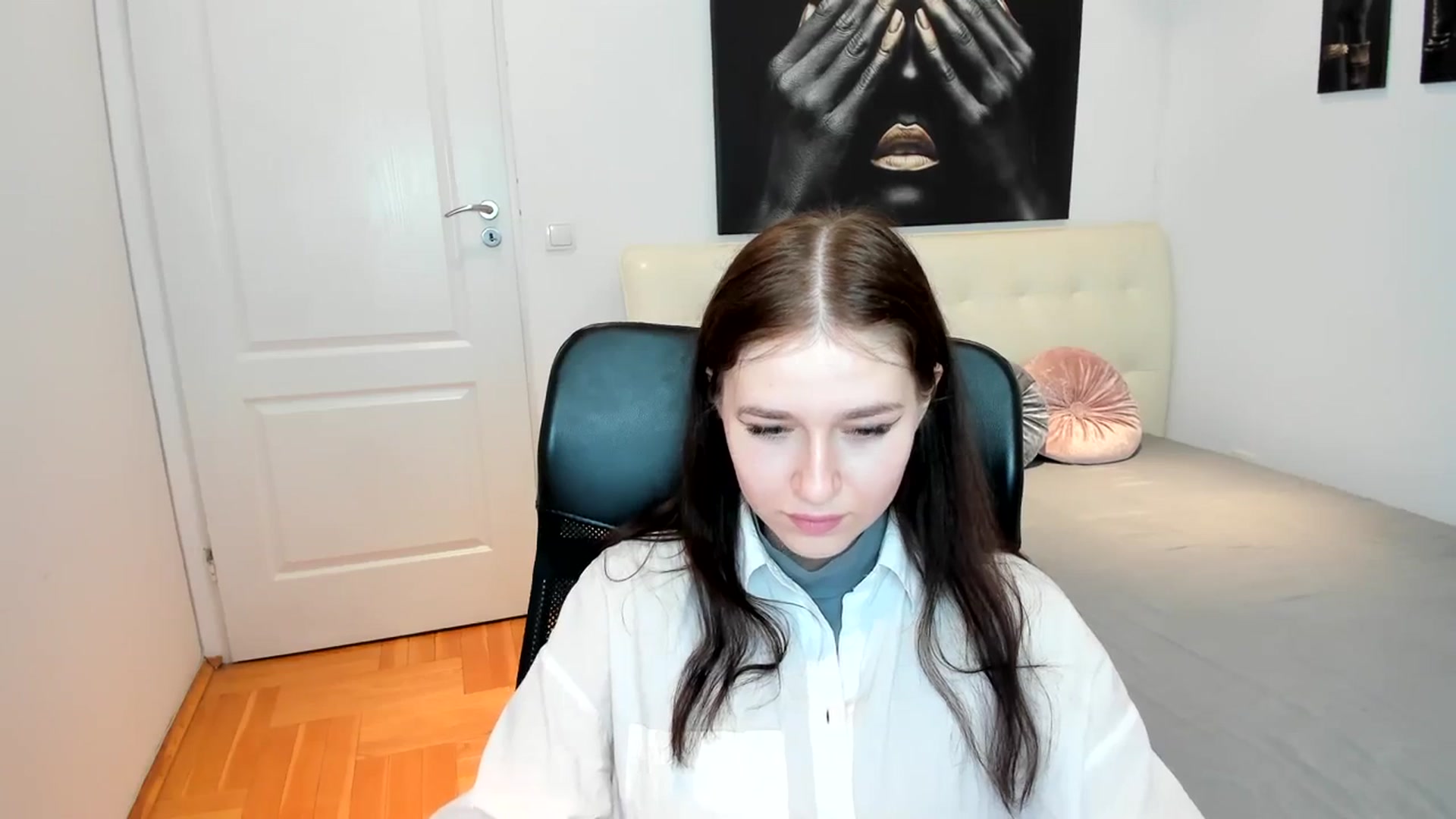 Gallery image thumbnail from SsweetPeaches's myfreecams stream on, 03/01/2024, 15:50 image 13 of 20