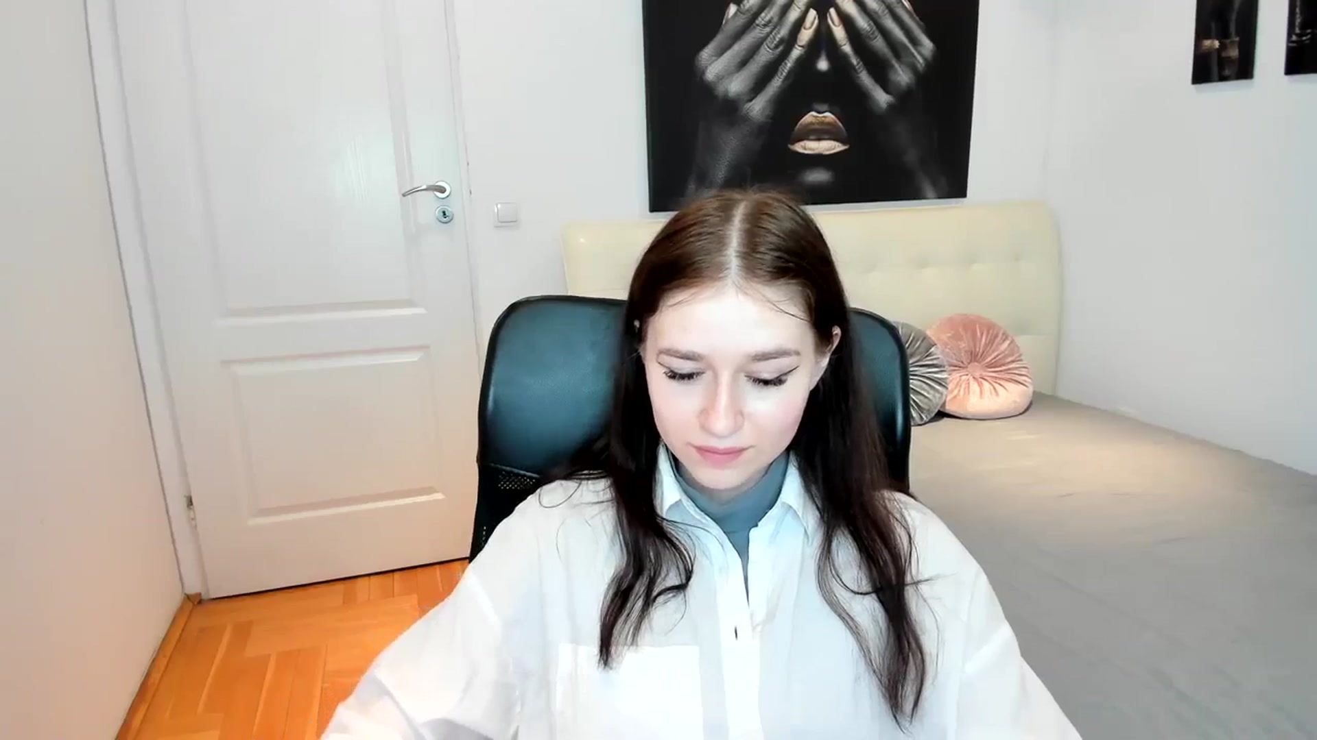Gallery image thumbnail from SsweetPeaches's myfreecams stream on, 03/01/2024, 15:50 image 3 of 20