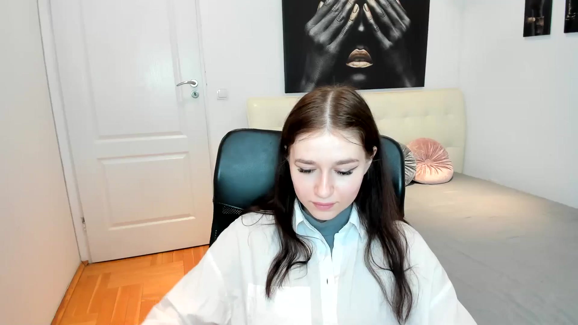 Gallery image thumbnail from SsweetPeaches's myfreecams stream on, 03/01/2024, 15:50 image 17 of 20