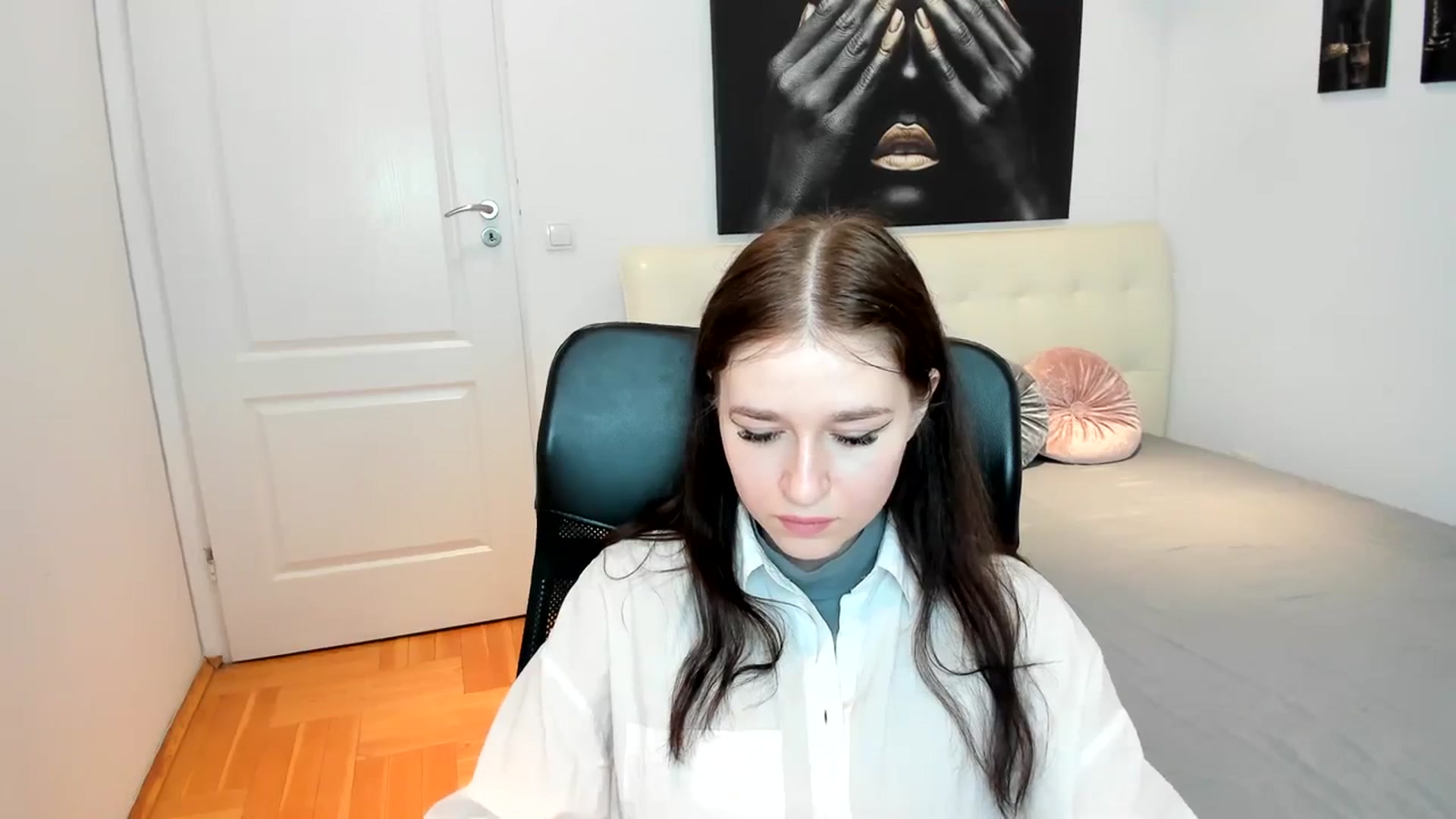 Gallery image thumbnail from SsweetPeaches's myfreecams stream on, 03/01/2024, 15:50 image 14 of 20