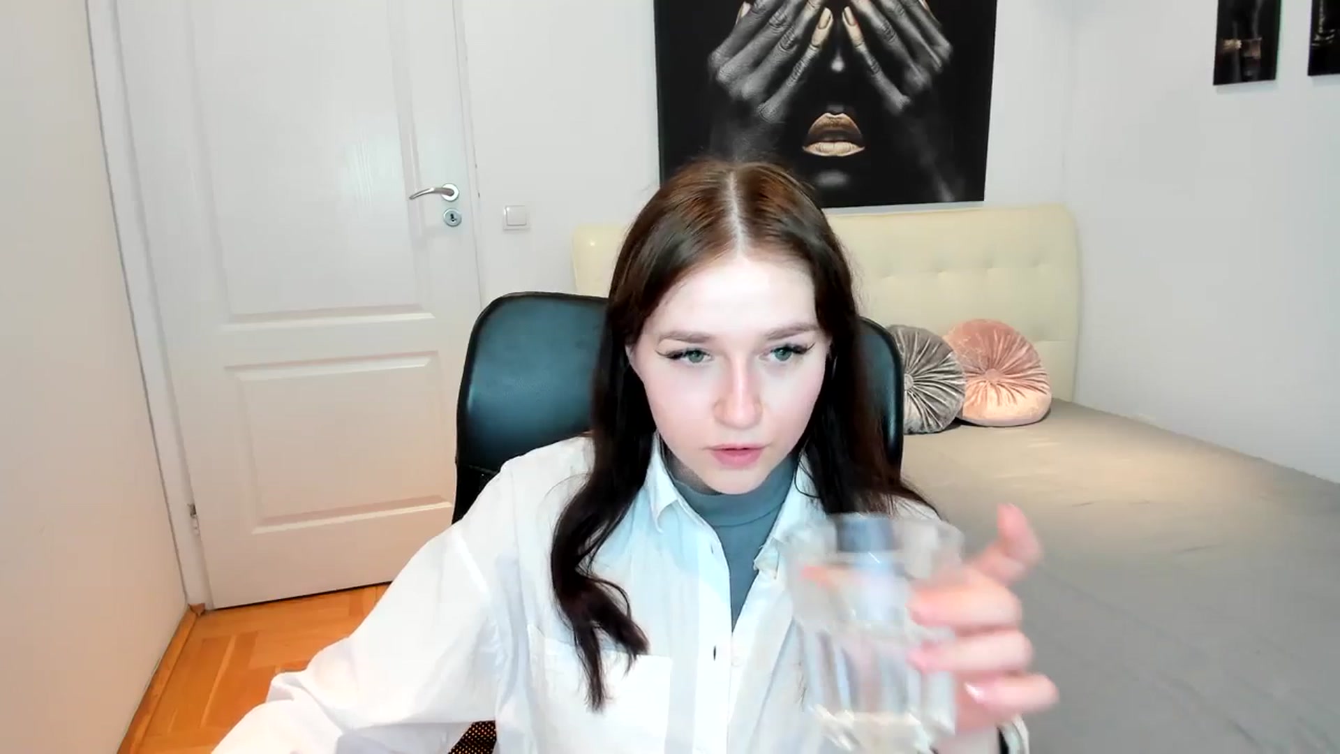 Gallery image thumbnail from SsweetPeaches's myfreecams stream on, 03/01/2024, 17:47 image 17 of 20