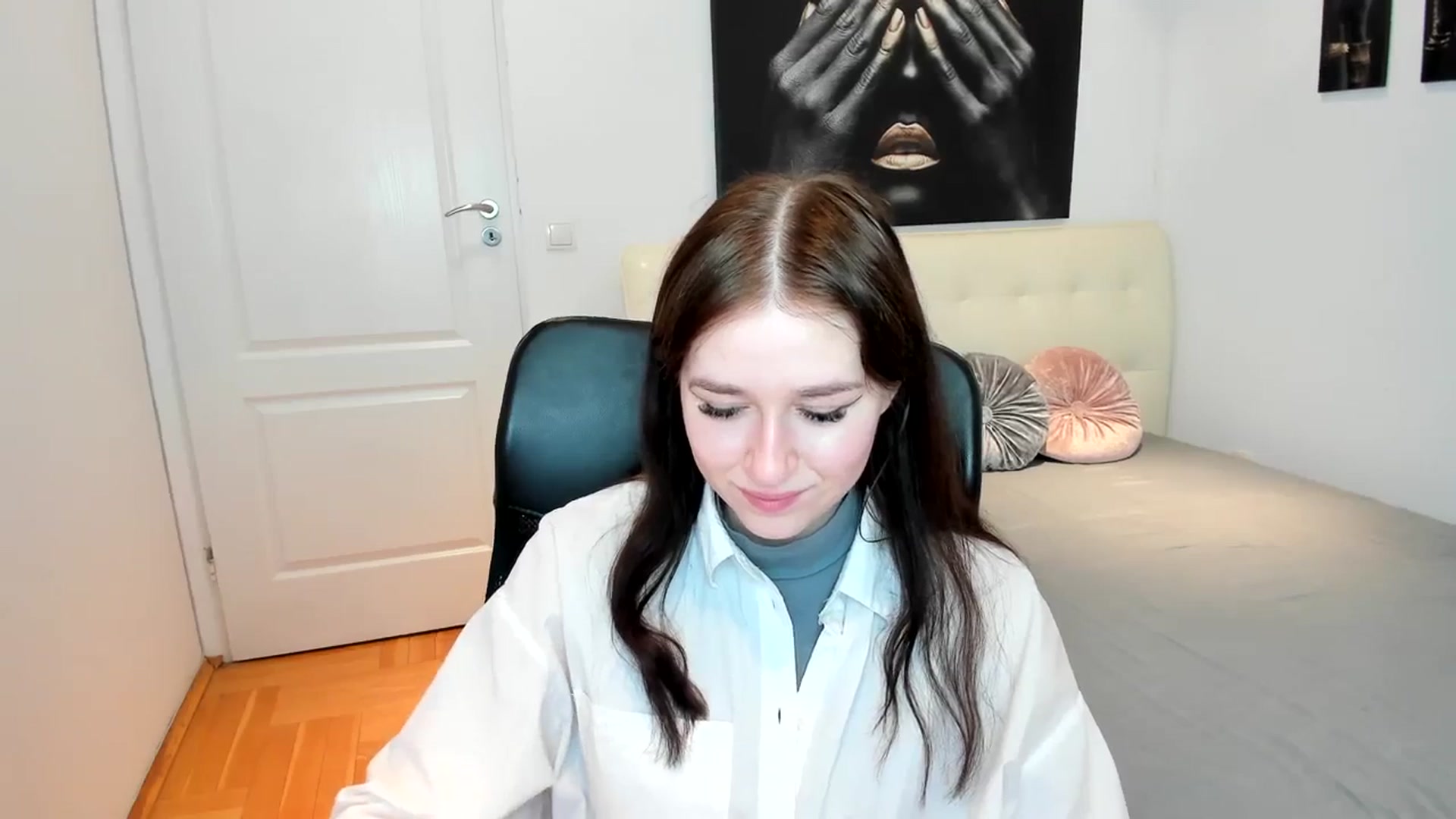 Gallery image thumbnail from SsweetPeaches's myfreecams stream on, 03/01/2024, 17:47 image 16 of 20