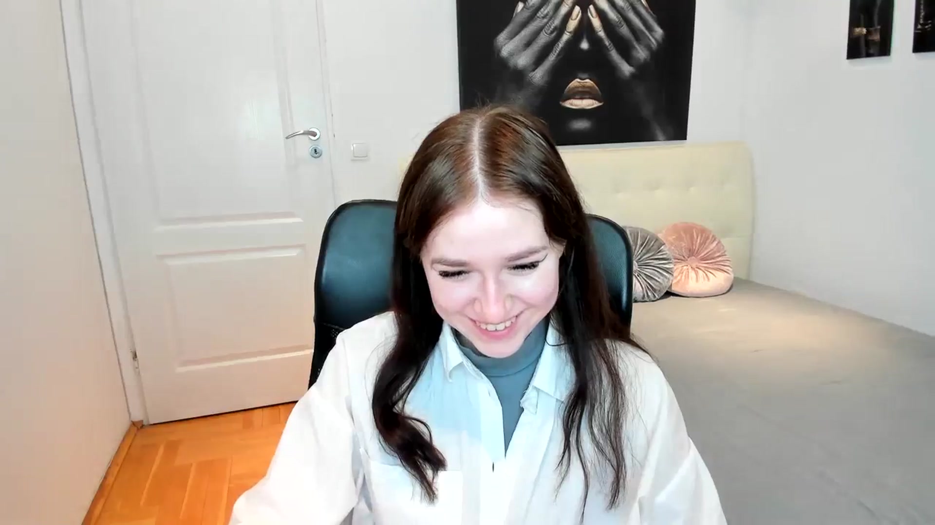 Gallery image thumbnail from SsweetPeaches's myfreecams stream on, 03/01/2024, 17:47 image 15 of 20