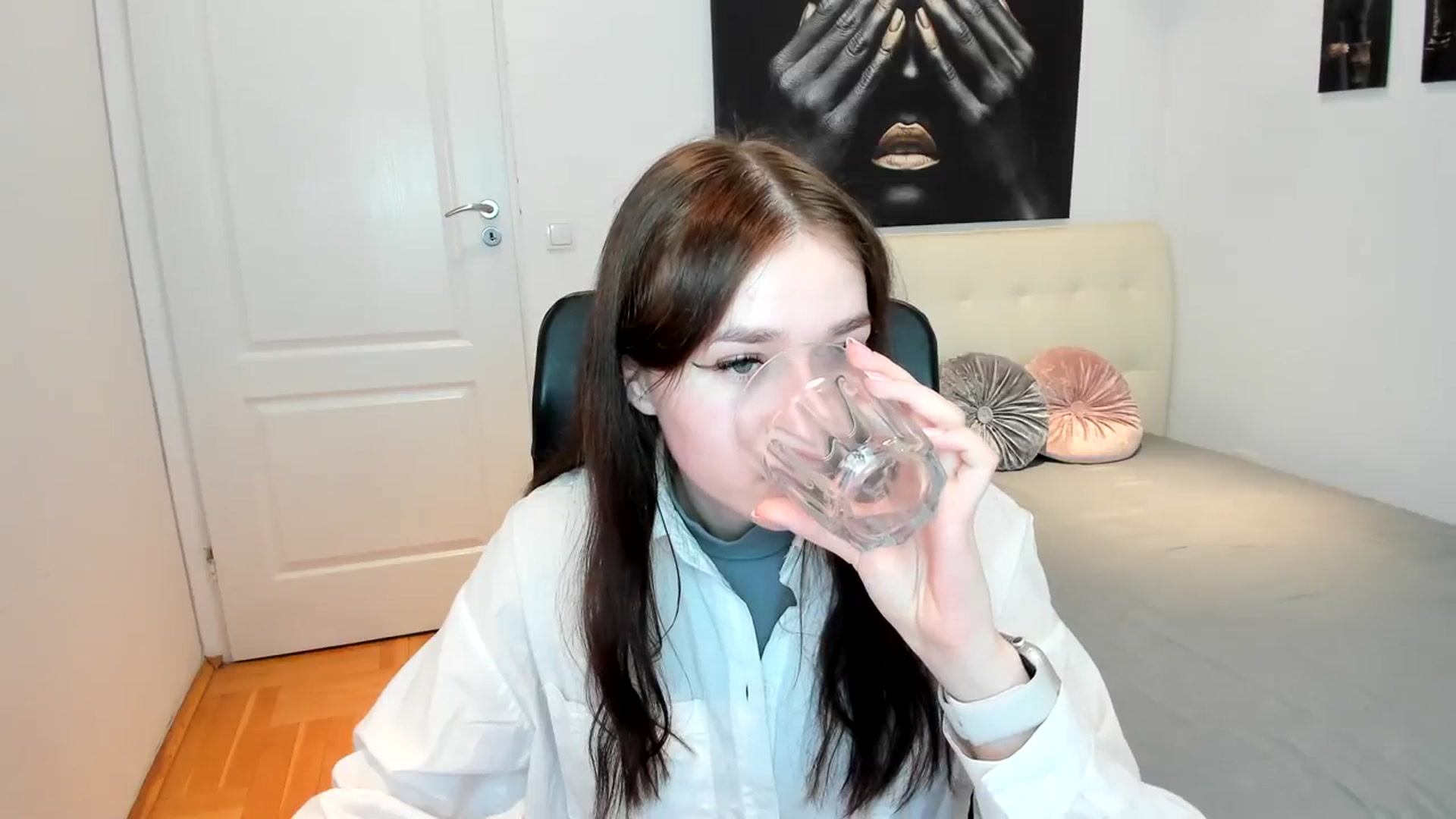 Gallery image thumbnail from SsweetPeaches's myfreecams stream on, 03/01/2024, 19:00 image 4 of 20