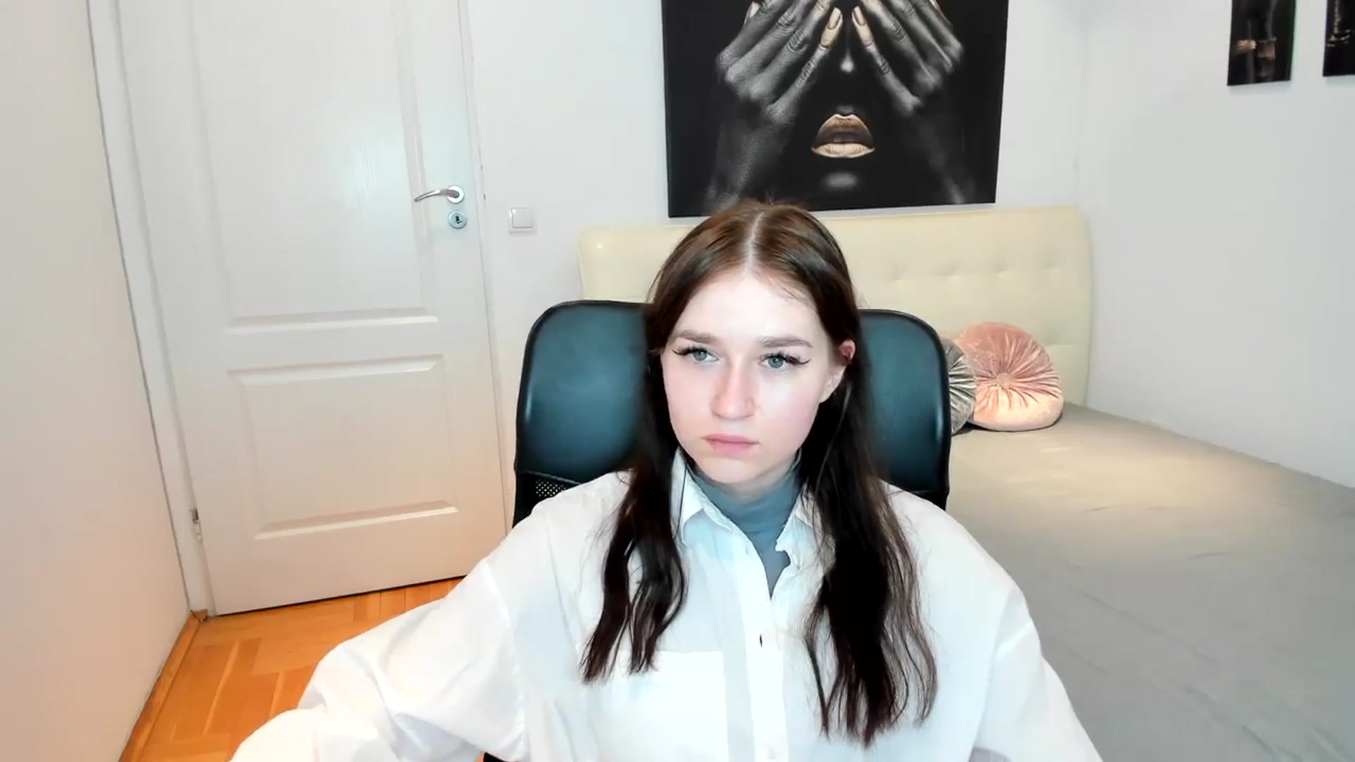 Gallery image thumbnail from SsweetPeaches's myfreecams stream on, 03/01/2024, 19:00 image 20 of 20