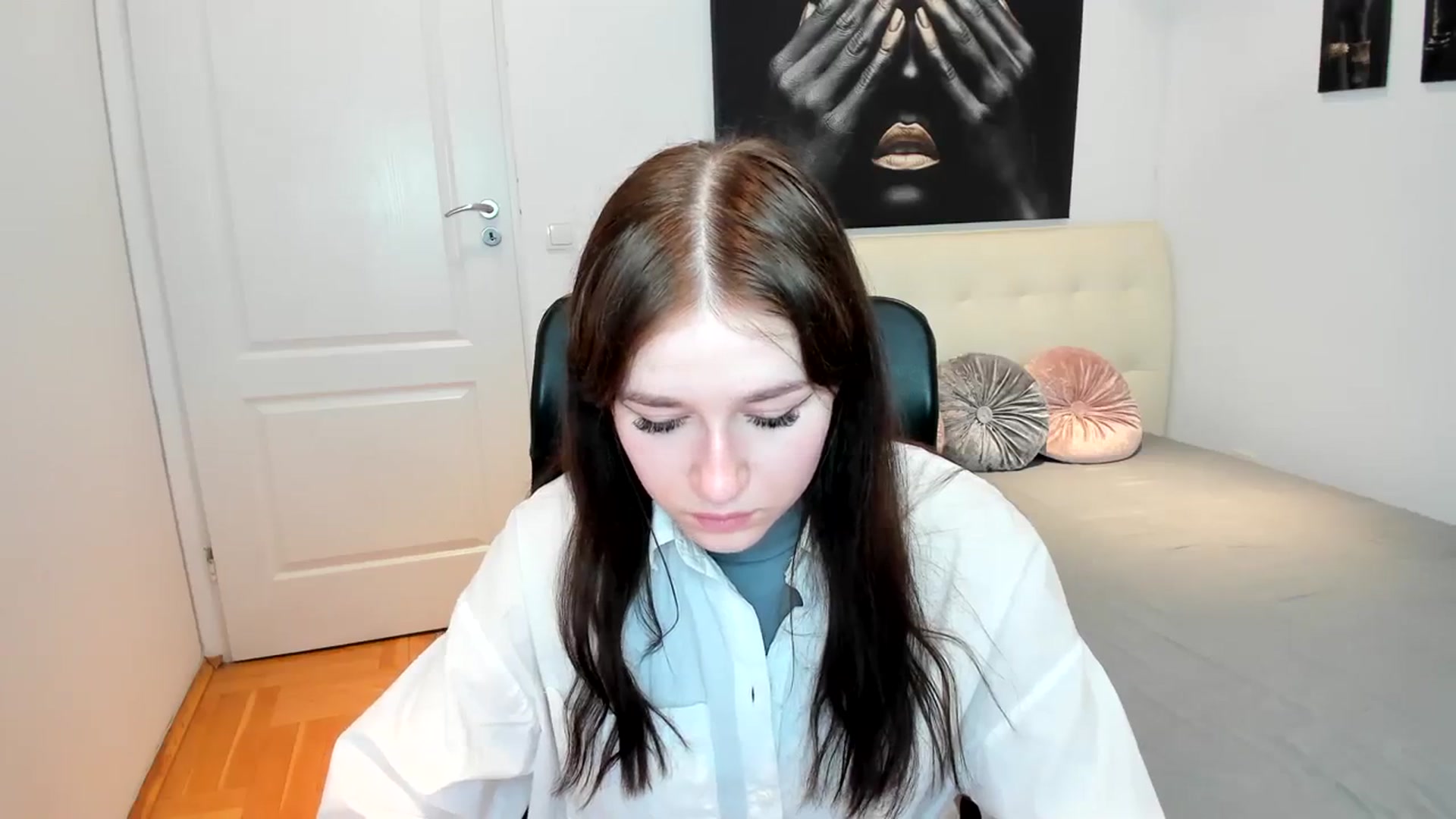 Gallery image thumbnail from SsweetPeaches's myfreecams stream on, 03/01/2024, 19:00 image 3 of 20