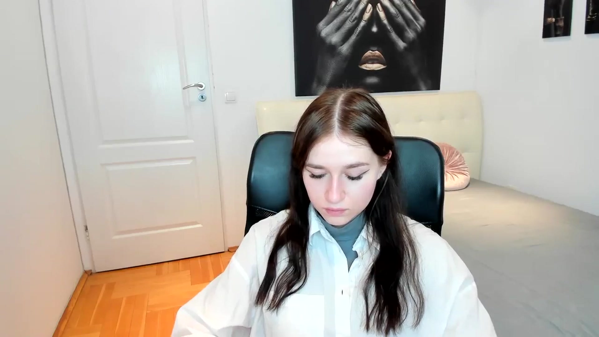 Gallery image thumbnail from SsweetPeaches's myfreecams stream on, 03/01/2024, 19:00 image 14 of 20