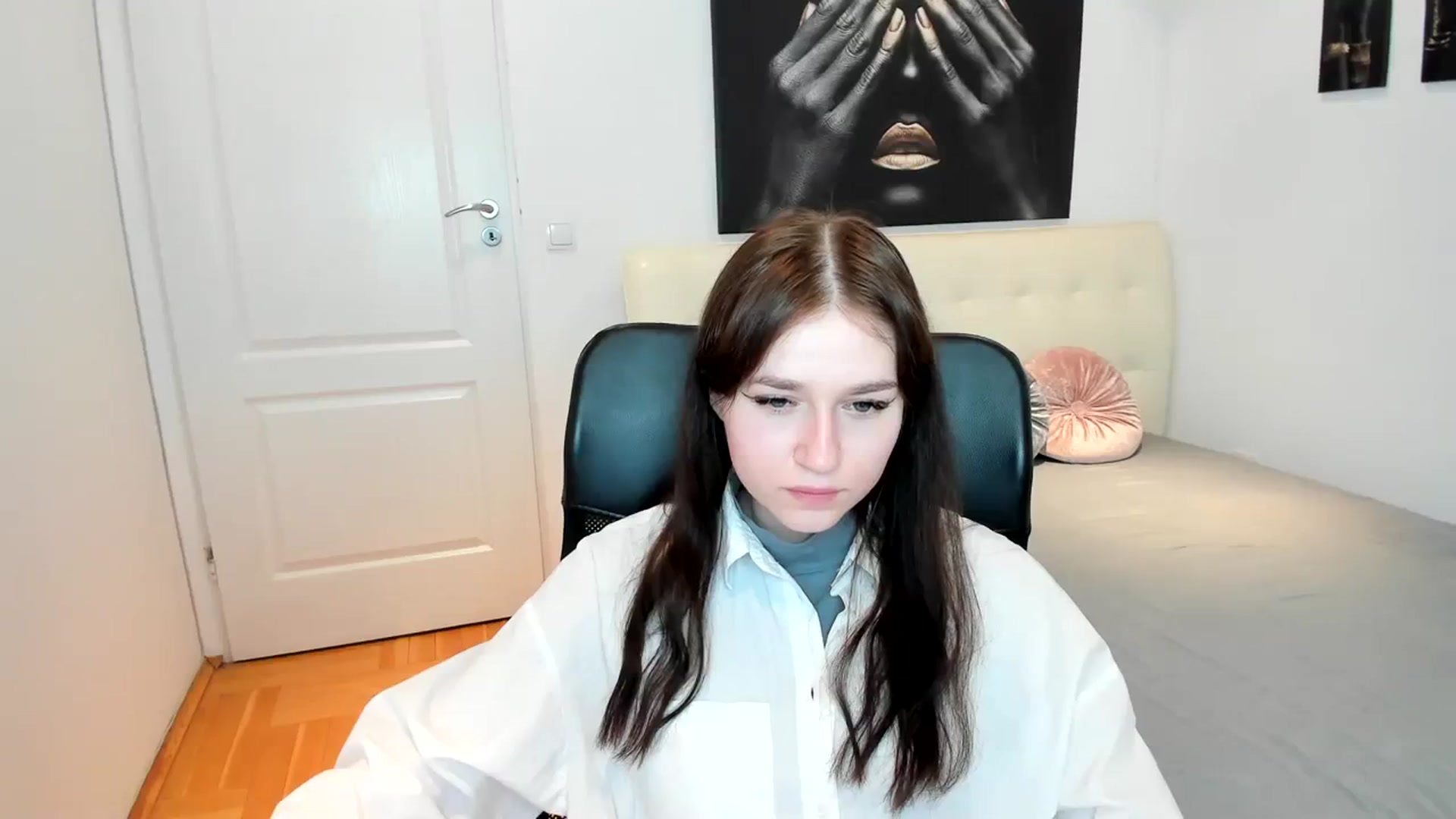Gallery image thumbnail from SsweetPeaches's myfreecams stream on, 03/01/2024, 19:00 image 6 of 20