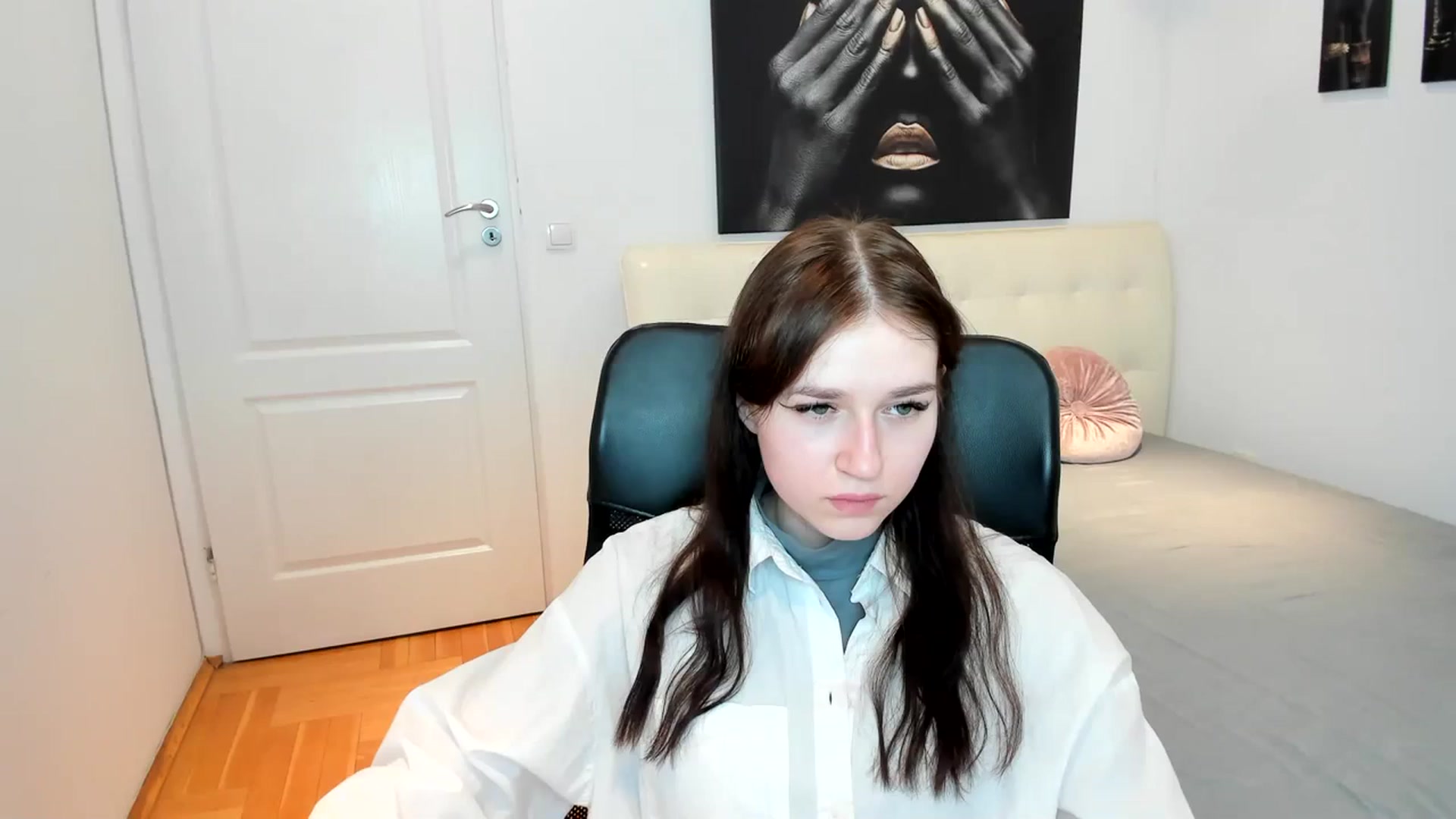Gallery image thumbnail from SsweetPeaches's myfreecams stream on, 03/01/2024, 19:00 image 10 of 20