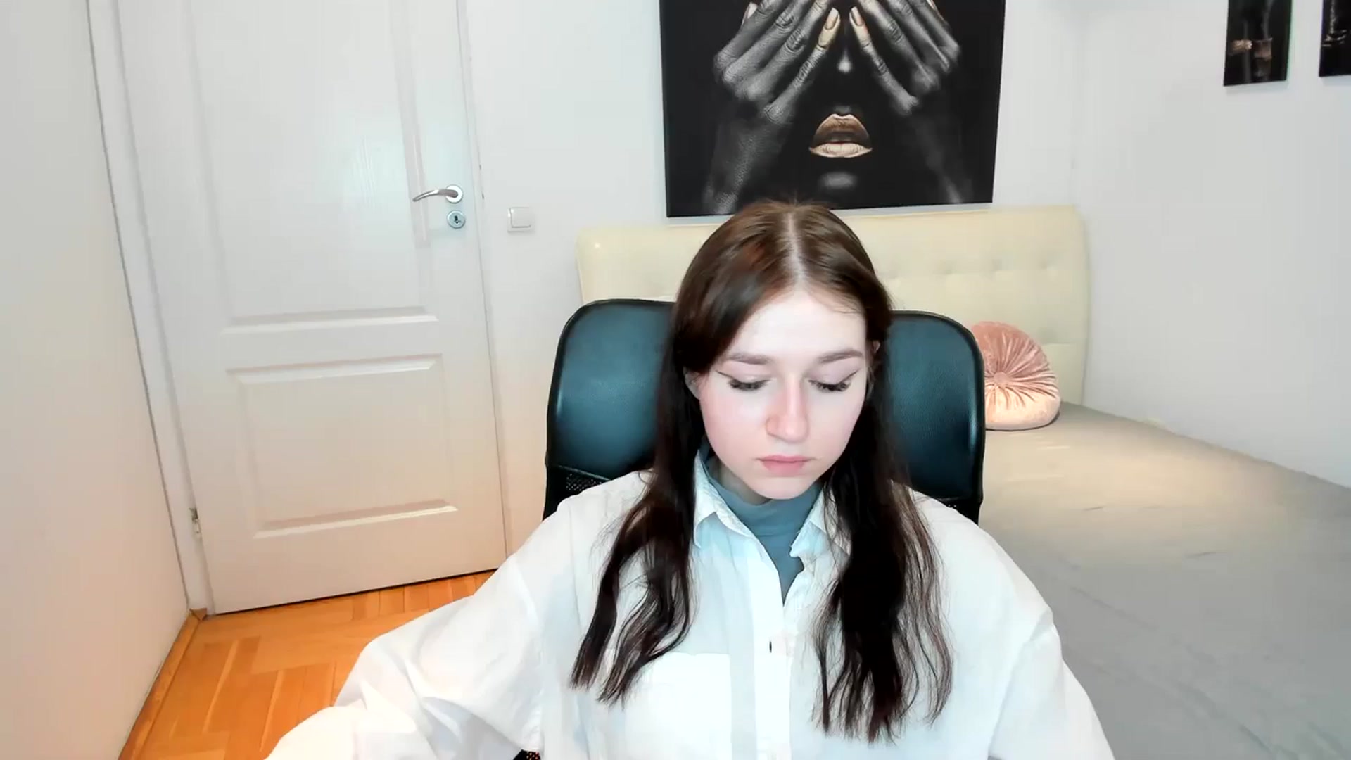 Gallery image thumbnail from SsweetPeaches's myfreecams stream on, 03/01/2024, 19:00 image 11 of 20