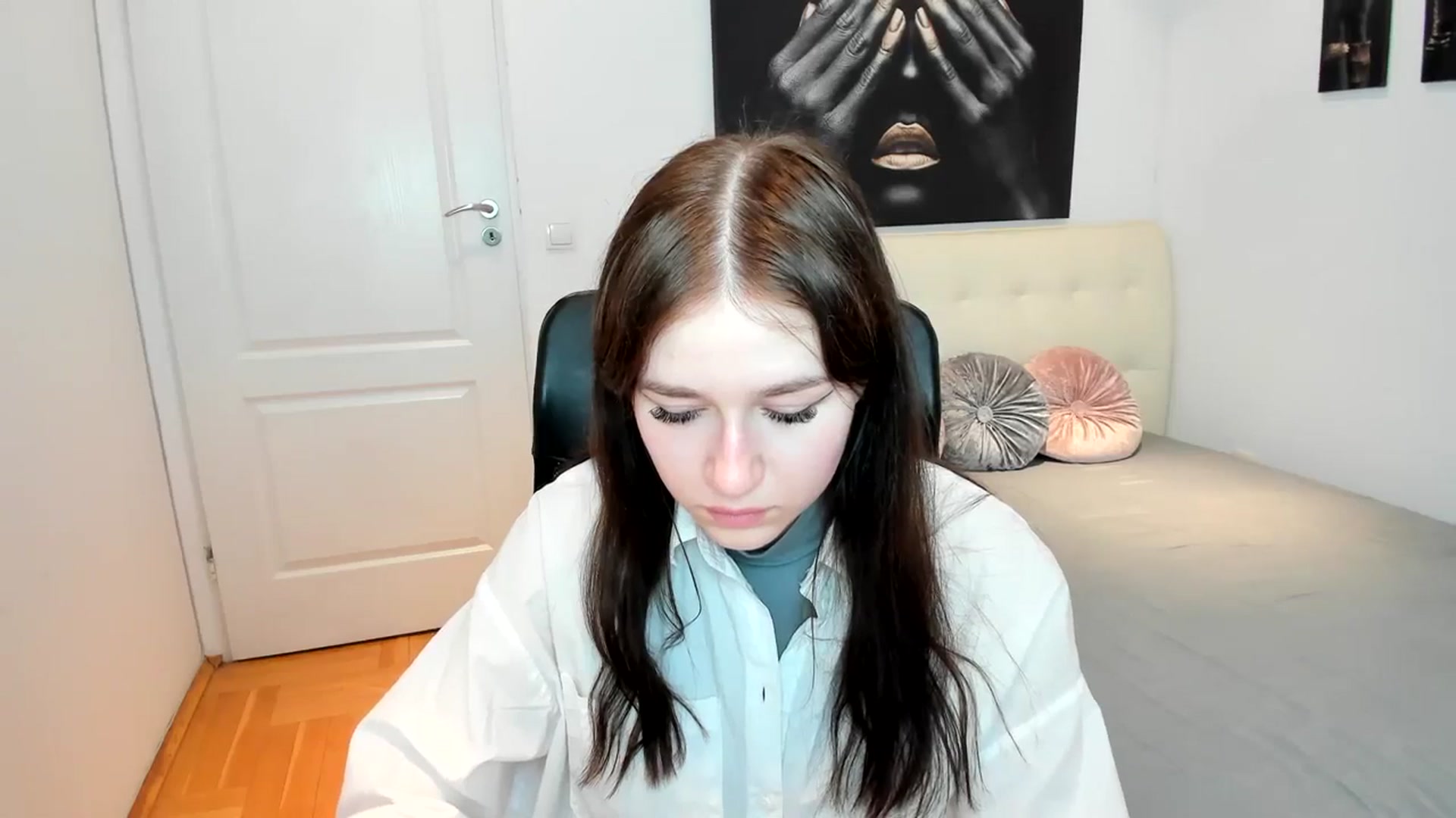 Gallery image thumbnail from SsweetPeaches's myfreecams stream on, 03/01/2024, 19:00 image 2 of 20