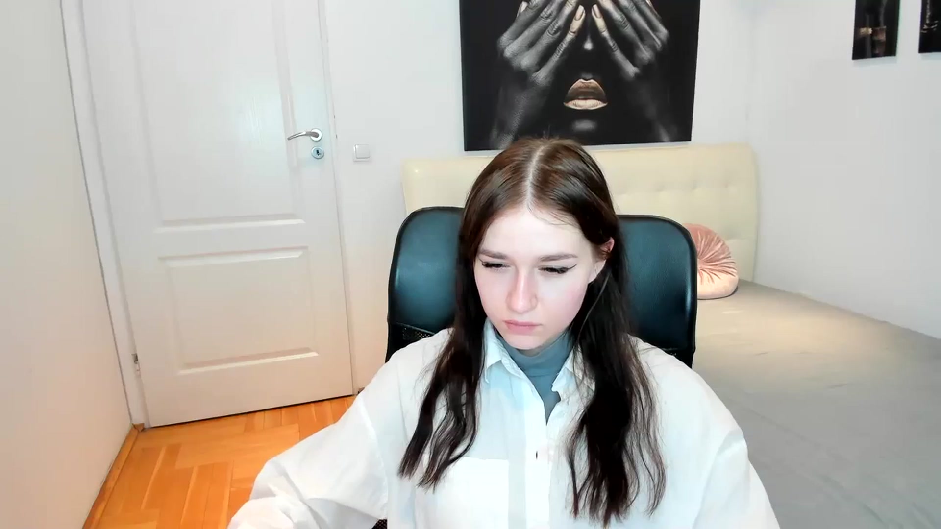 Gallery image thumbnail from SsweetPeaches's myfreecams stream on, 03/01/2024, 19:00 image 13 of 20