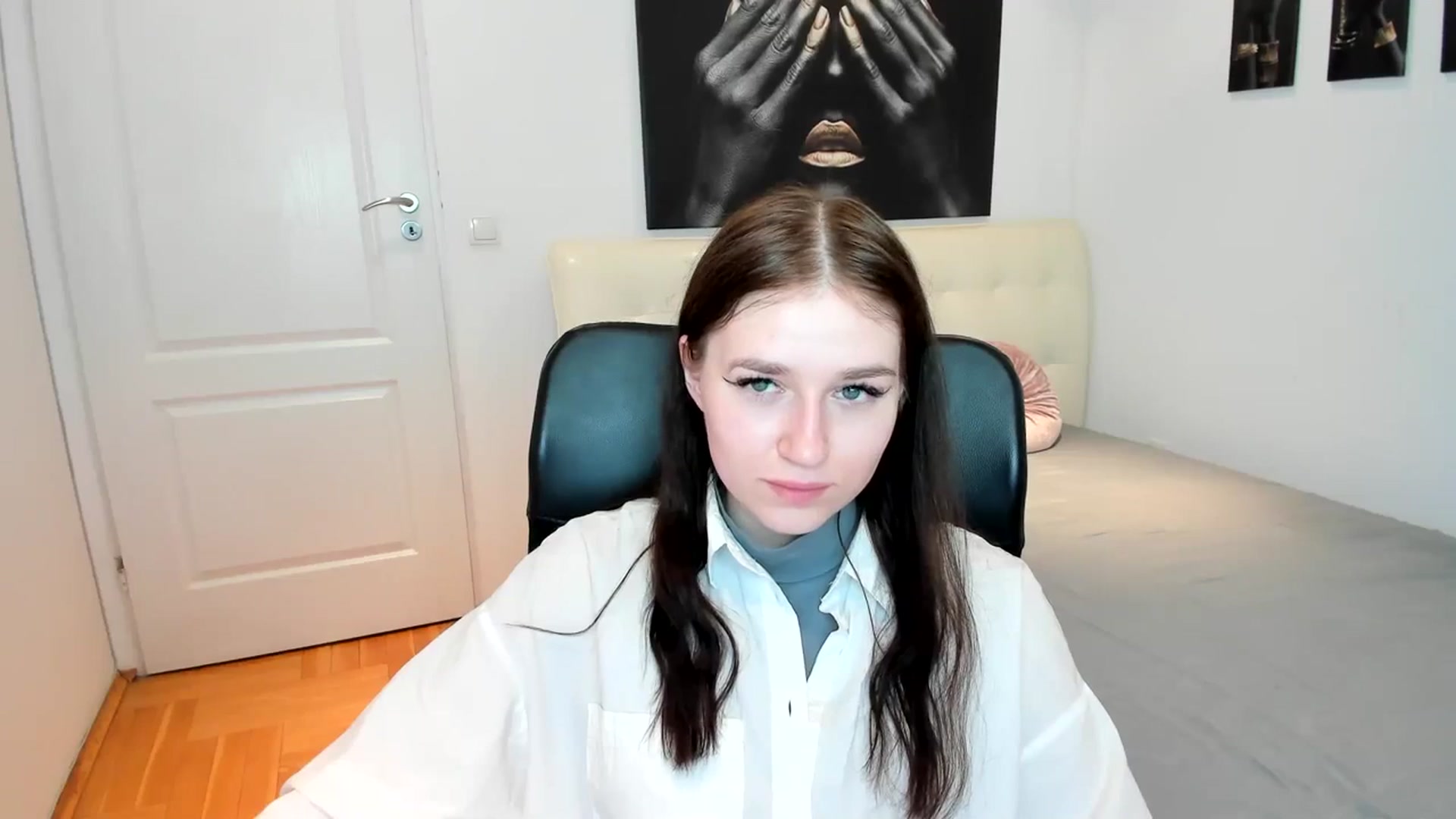 Gallery image thumbnail from SsweetPeaches's myfreecams stream on, 03/01/2024, 19:36 image 6 of 20