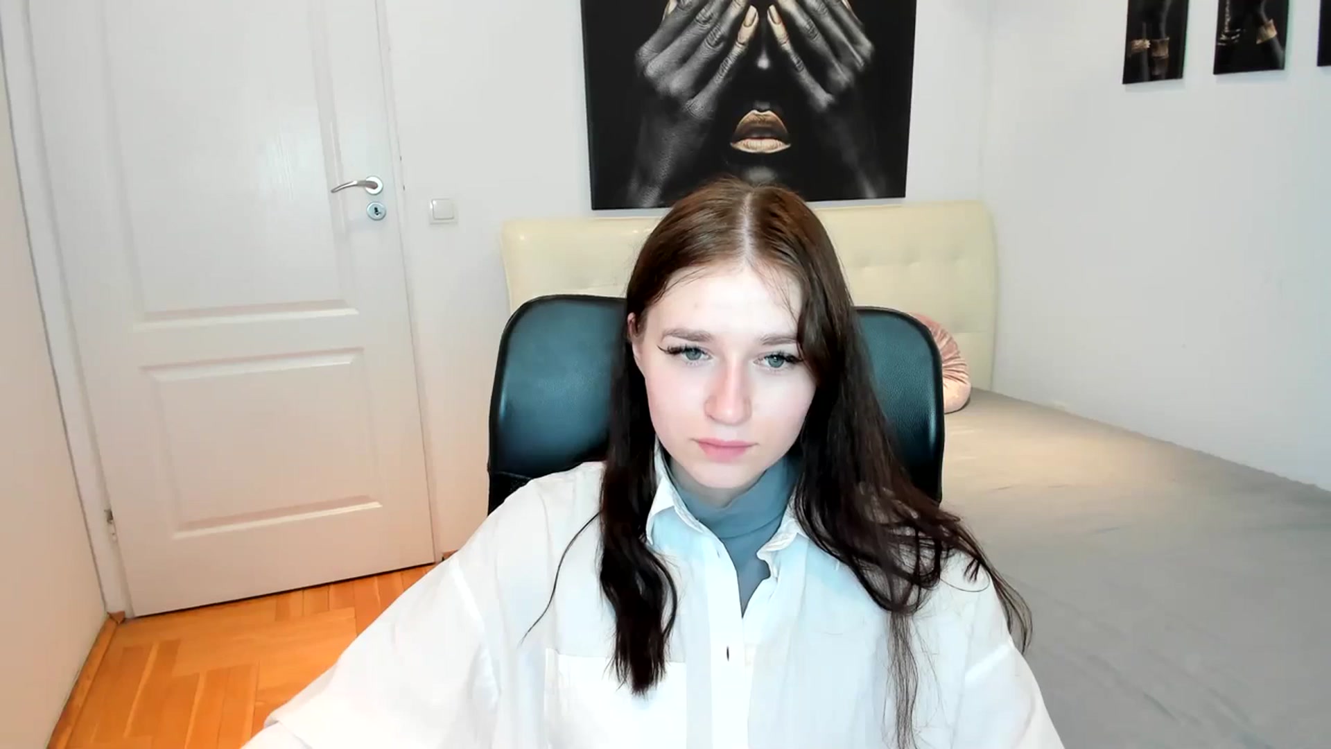 Gallery image thumbnail from SsweetPeaches's myfreecams stream on, 03/01/2024, 19:36 image 12 of 20