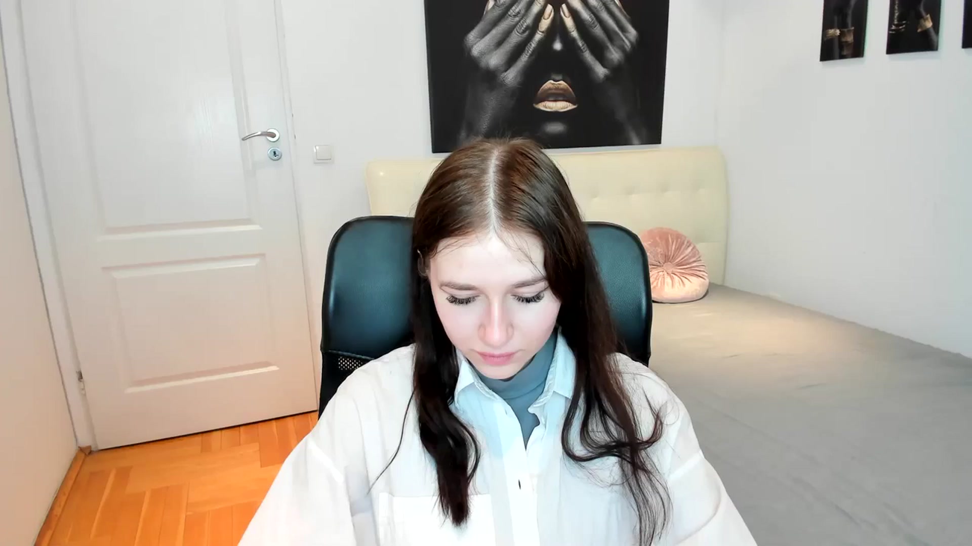 Gallery image thumbnail from SsweetPeaches's myfreecams stream on, 03/01/2024, 19:36 image 19 of 20