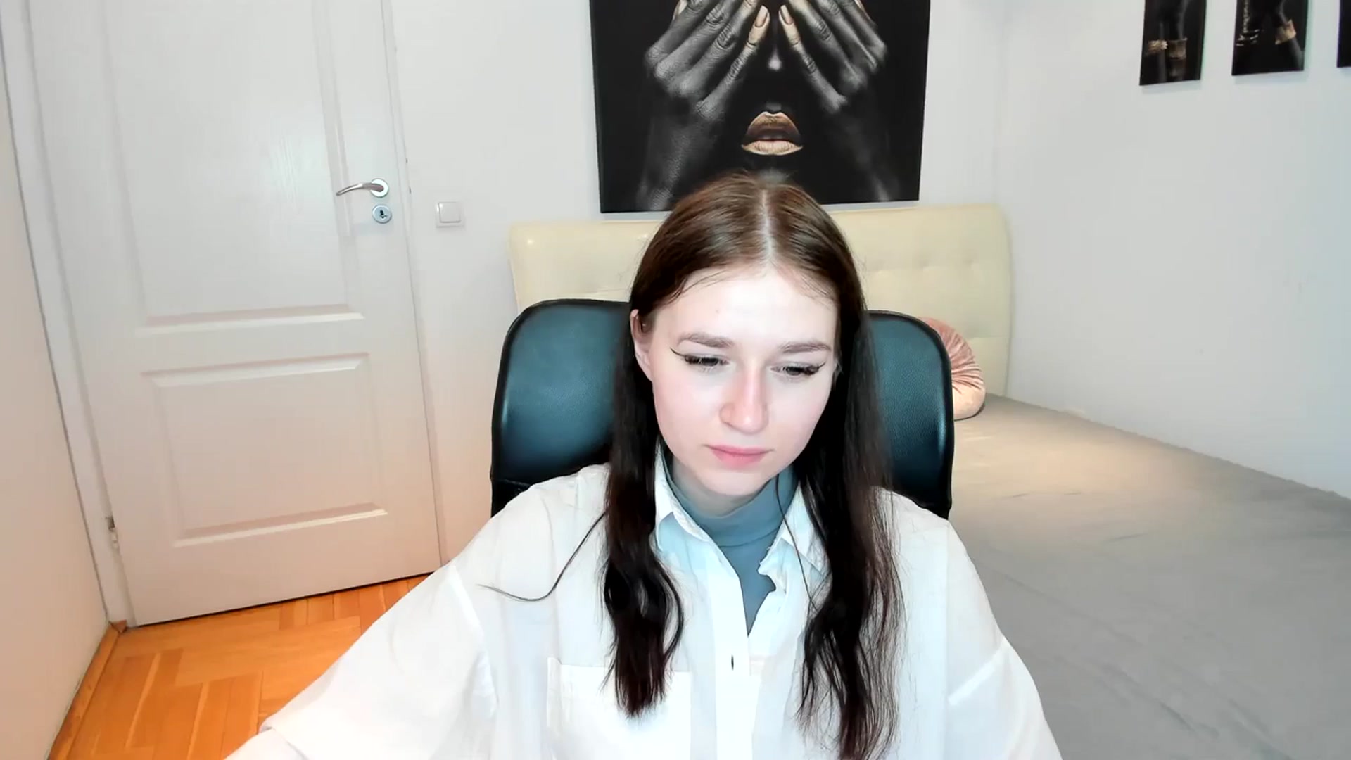 Gallery image thumbnail from SsweetPeaches's myfreecams stream on, 03/01/2024, 19:36 image 7 of 20