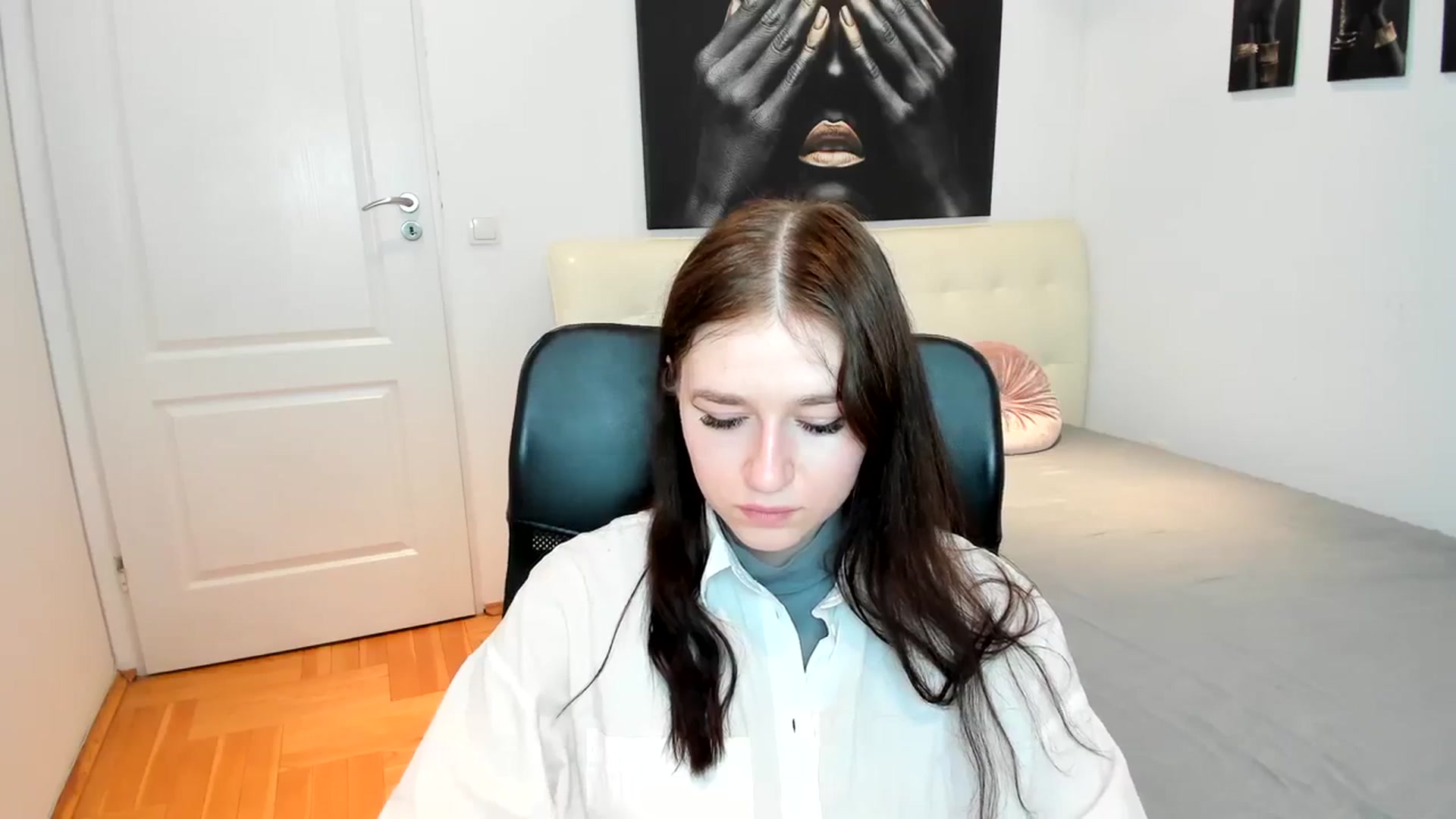Gallery image thumbnail from SsweetPeaches's myfreecams stream on, 03/01/2024, 19:36 image 15 of 20
