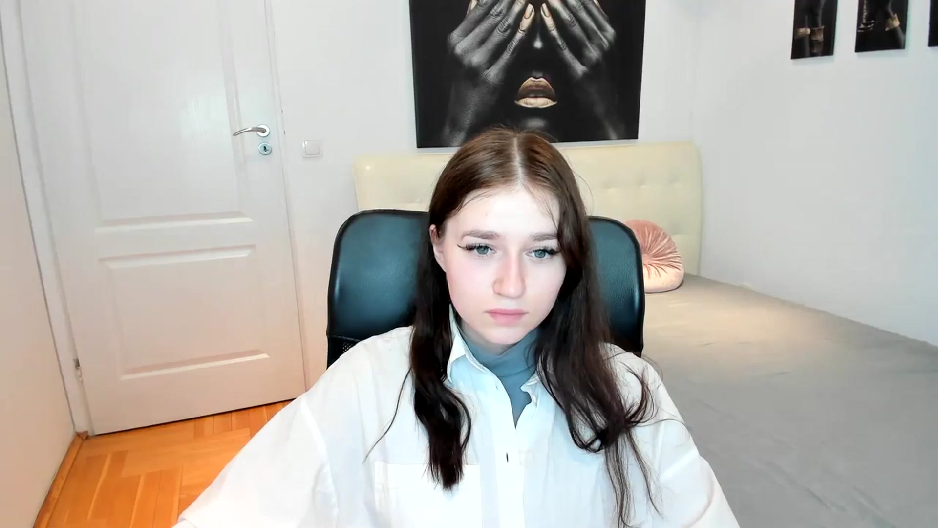 Gallery image thumbnail from SsweetPeaches's myfreecams stream on, 03/01/2024, 19:36 image 16 of 20