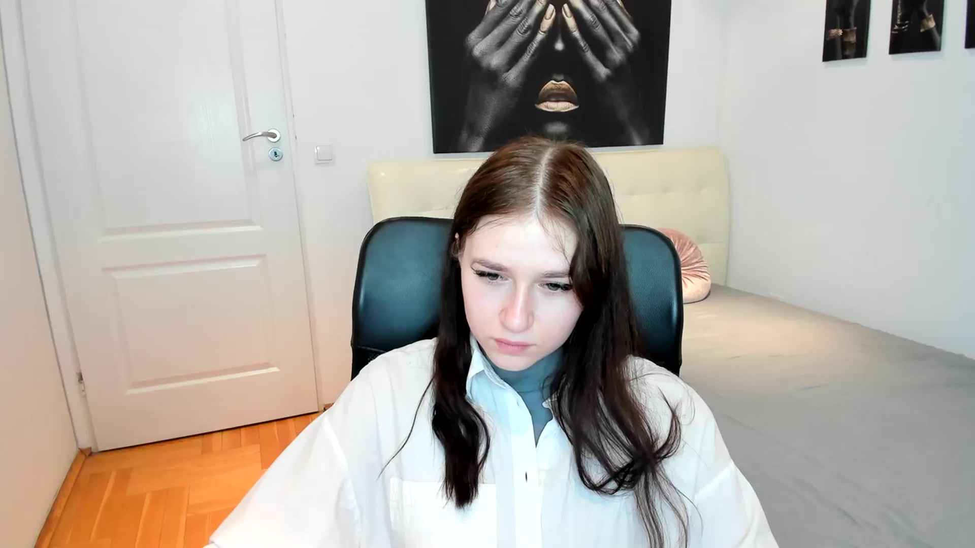 Gallery image thumbnail from SsweetPeaches's myfreecams stream on, 03/01/2024, 19:36 image 18 of 20