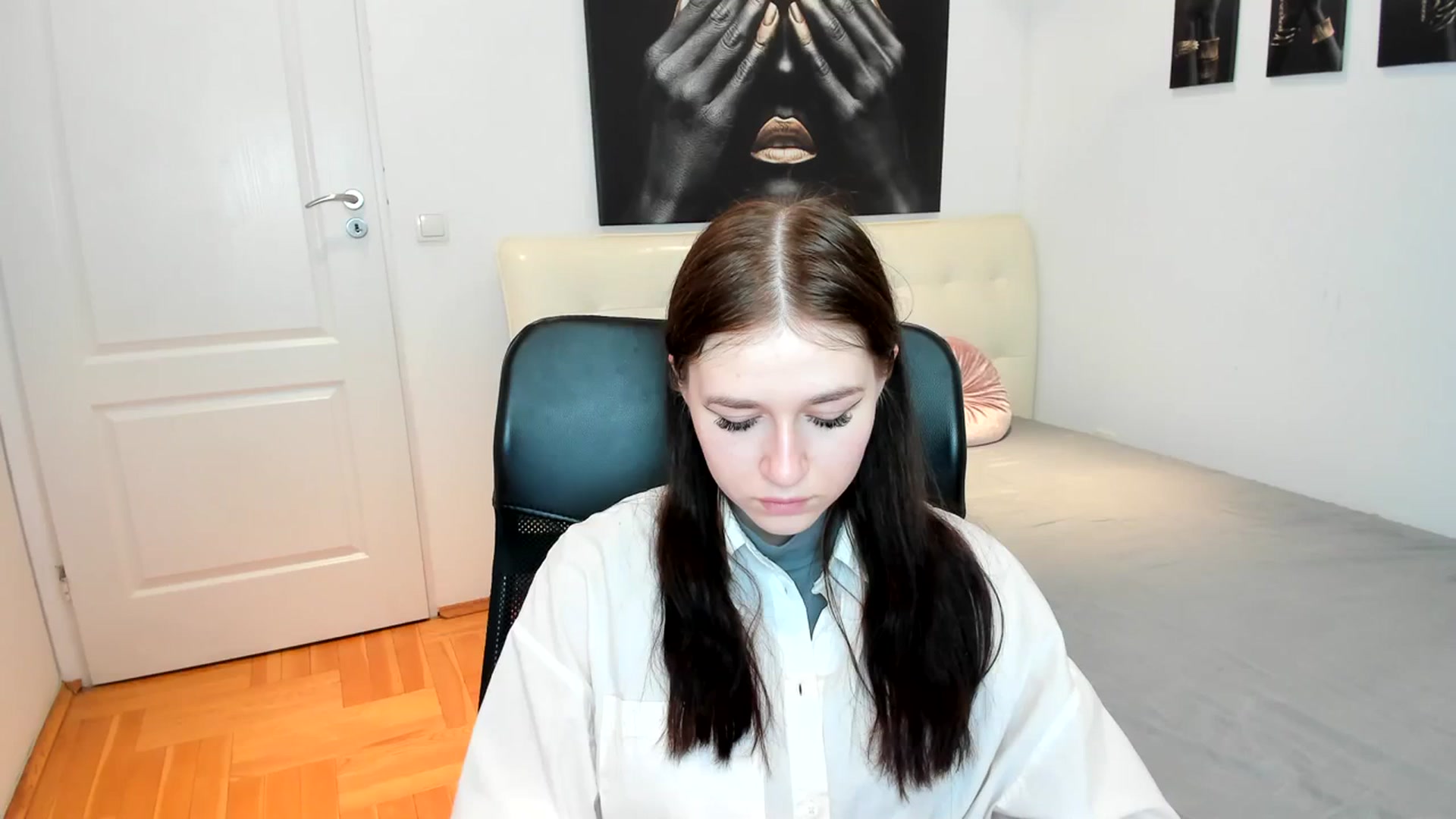 Gallery image thumbnail from SsweetPeaches's myfreecams stream on, 03/01/2024, 20:13 image 7 of 20