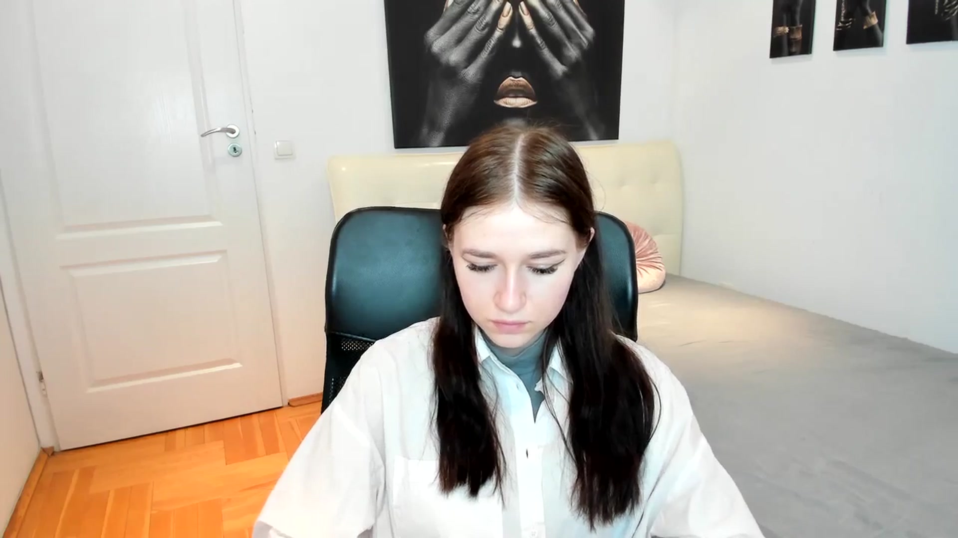 Gallery image thumbnail from SsweetPeaches's myfreecams stream on, 03/01/2024, 20:13 image 10 of 20