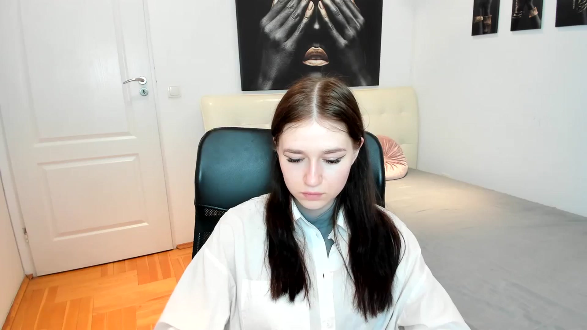 Gallery image thumbnail from SsweetPeaches's myfreecams stream on, 03/01/2024, 20:13 image 13 of 20