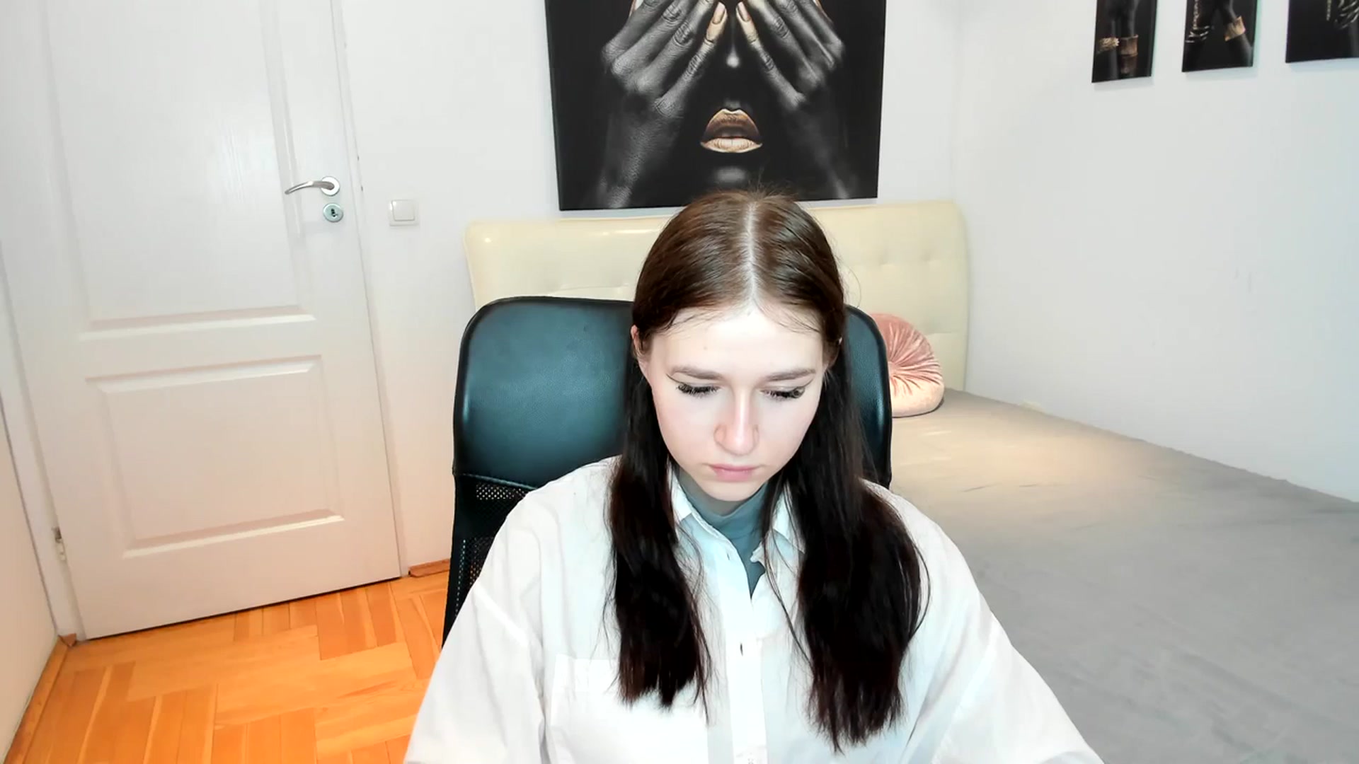 Gallery image thumbnail from SsweetPeaches's myfreecams stream on, 03/01/2024, 20:13 image 17 of 20