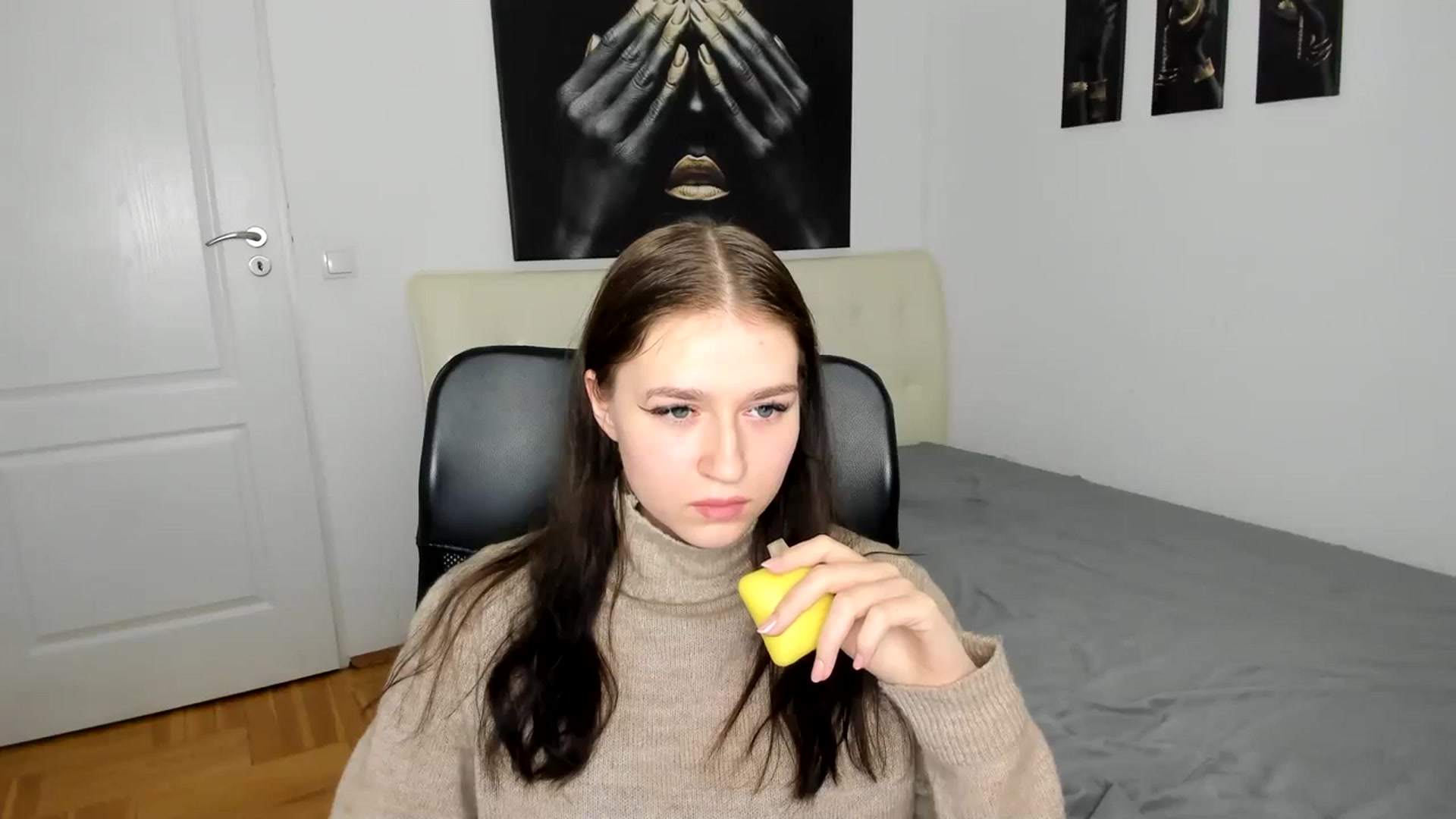 Gallery image thumbnail from SsweetPeaches's myfreecams stream on, 03/04/2024, 18:31 image 4 of 20