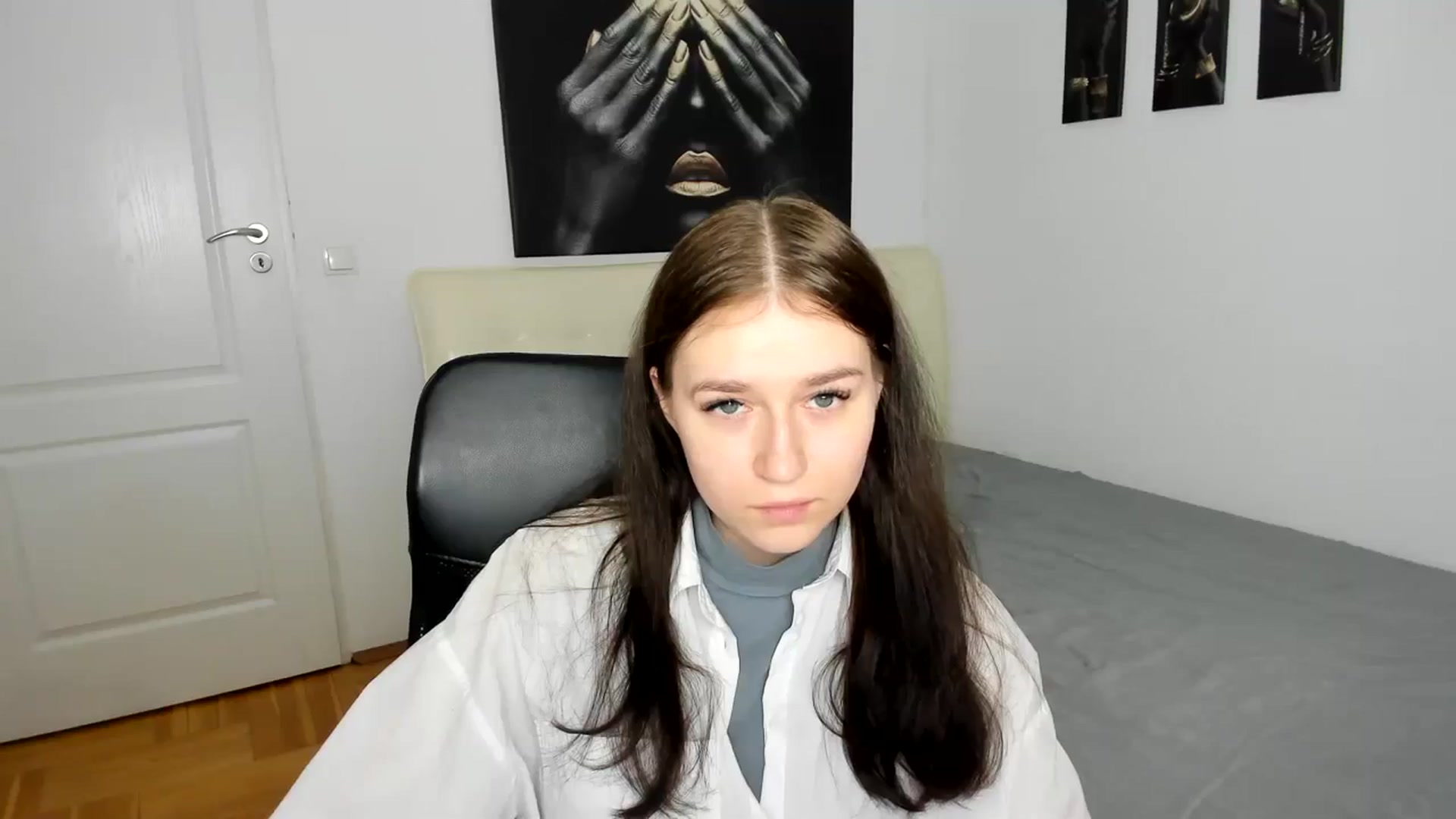 Gallery image thumbnail from SsweetPeaches's myfreecams stream on, 03/08/2024, 17:15 image 15 of 20