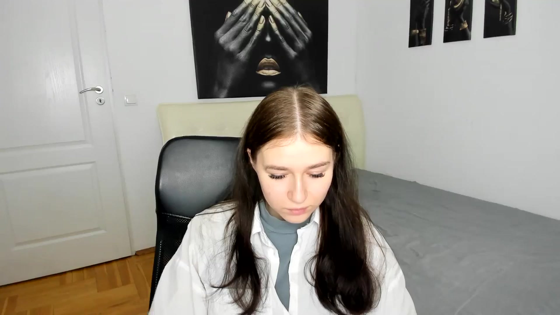 Gallery image thumbnail from SsweetPeaches's myfreecams stream on, 03/08/2024, 17:15 image 20 of 20