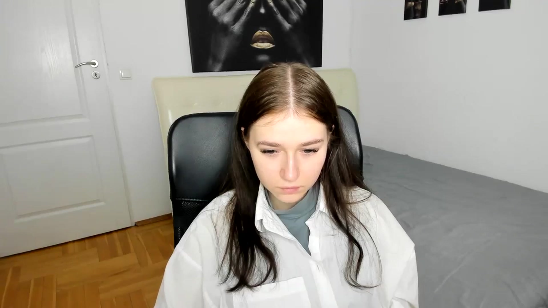 Gallery image thumbnail from SsweetPeaches's myfreecams stream on, 03/08/2024, 19:07 image 16 of 20