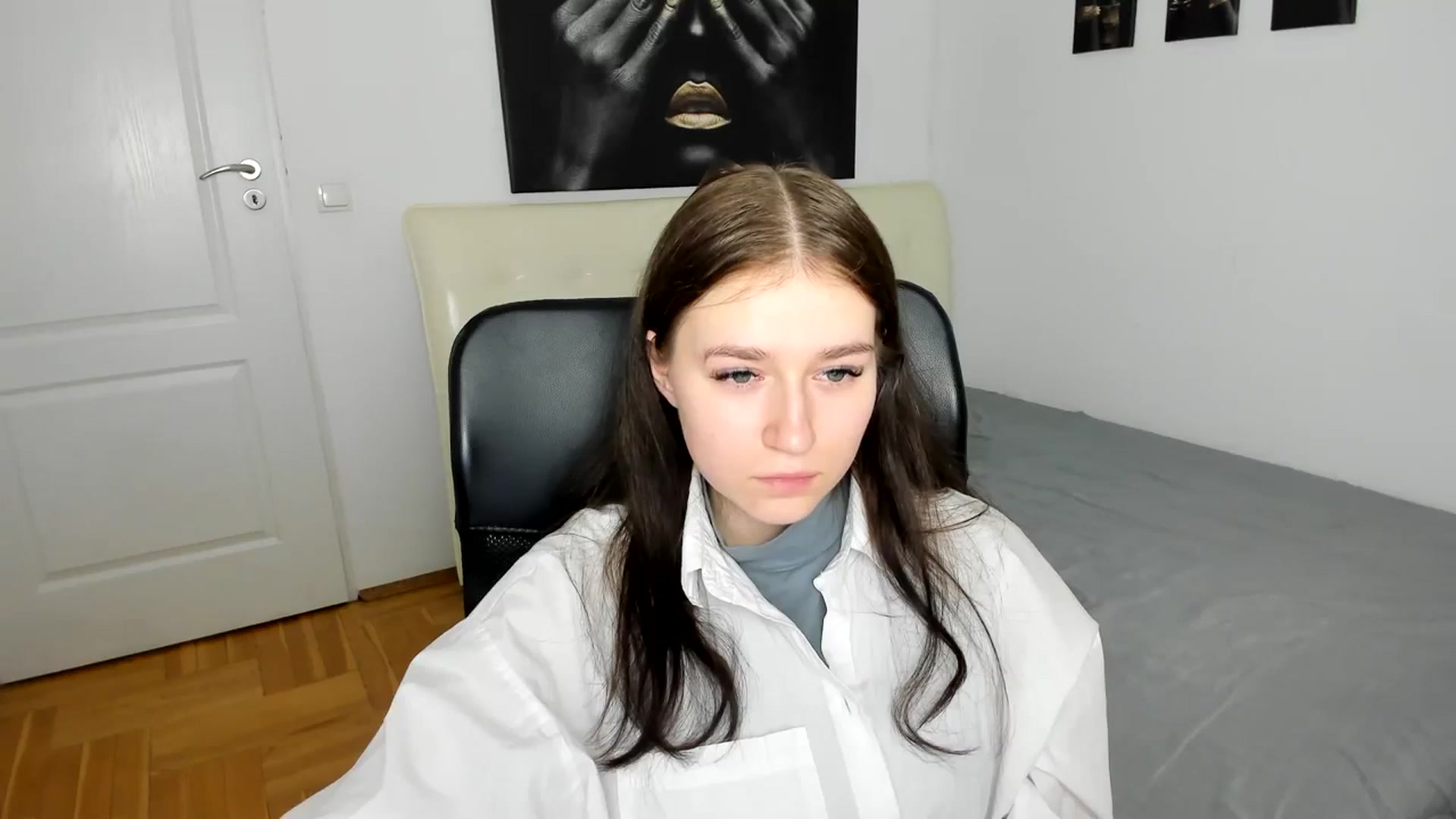 Gallery image thumbnail from SsweetPeaches's myfreecams stream on, 03/08/2024, 19:07 image 15 of 20