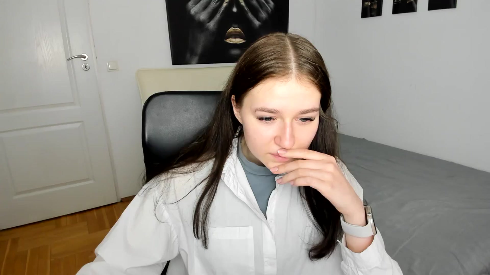 Gallery image thumbnail from SsweetPeaches's myfreecams stream on, 03/08/2024, 20:33 image 10 of 20