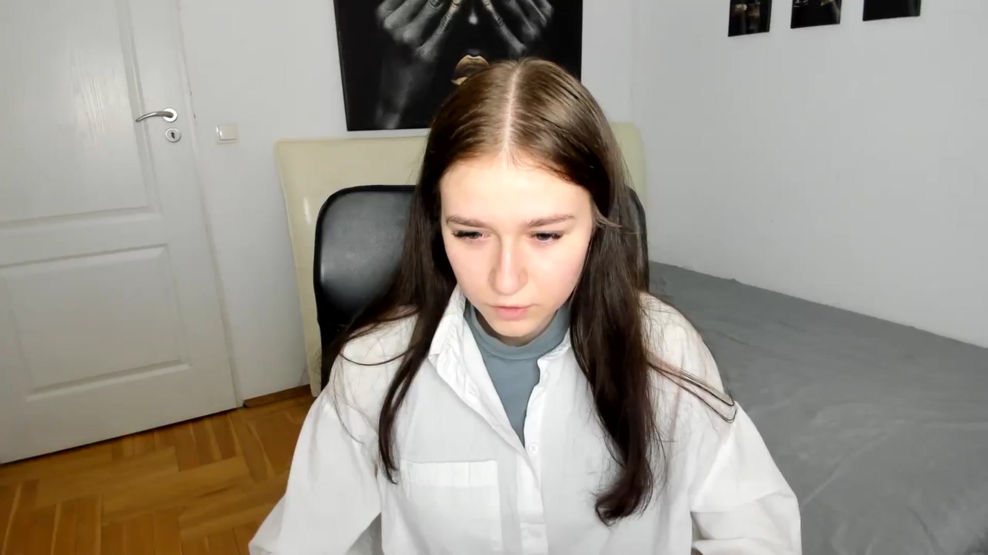 Gallery image thumbnail from SsweetPeaches's myfreecams stream on, 03/08/2024, 20:33 image 9 of 20