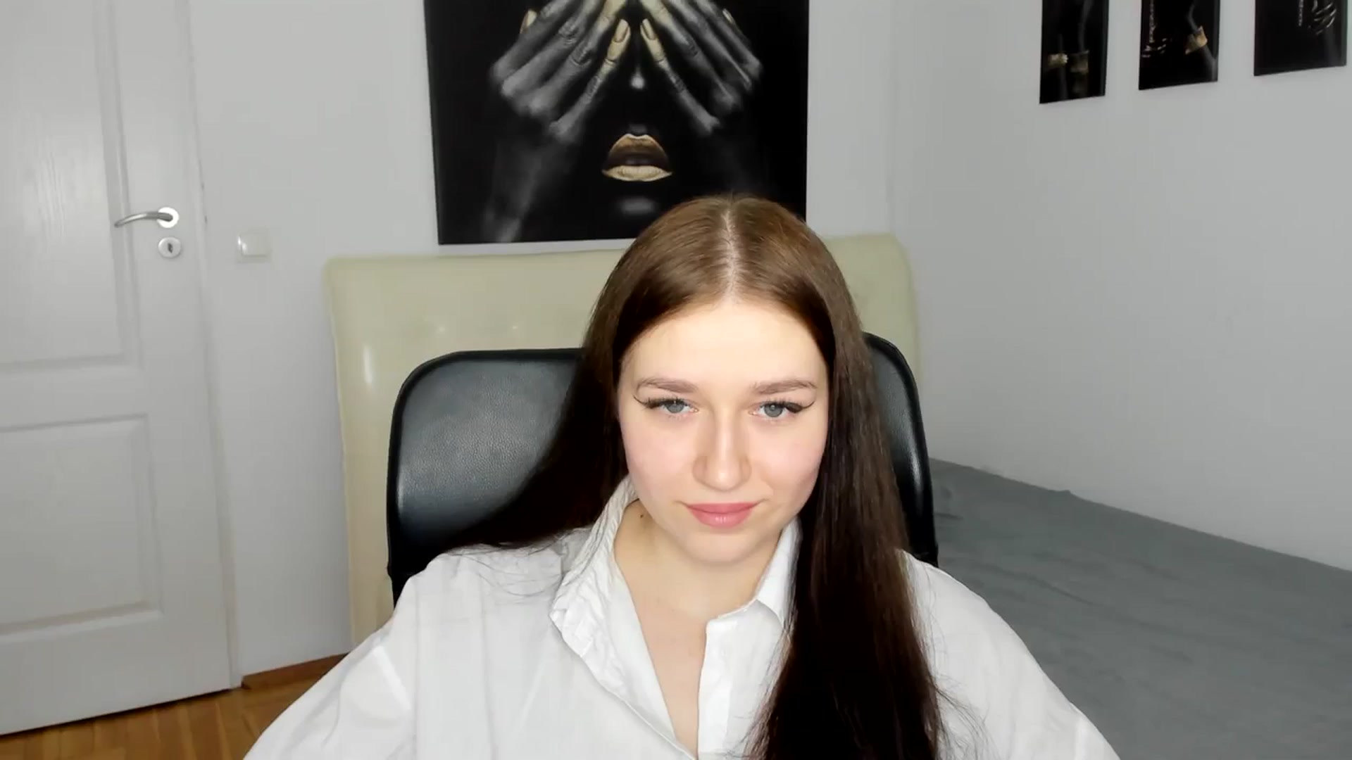 Gallery image thumbnail from SsweetPeaches's myfreecams stream on, 03/10/2024, 14:19 image 14 of 20