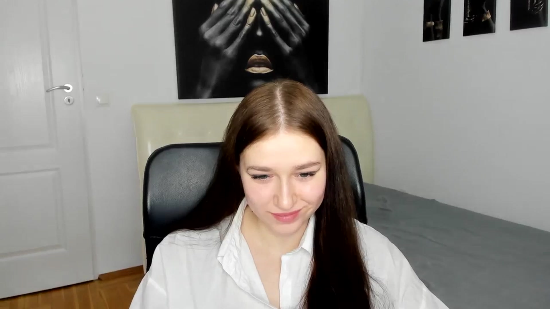 Gallery image thumbnail from SsweetPeaches's myfreecams stream on, 03/10/2024, 14:19 image 12 of 20