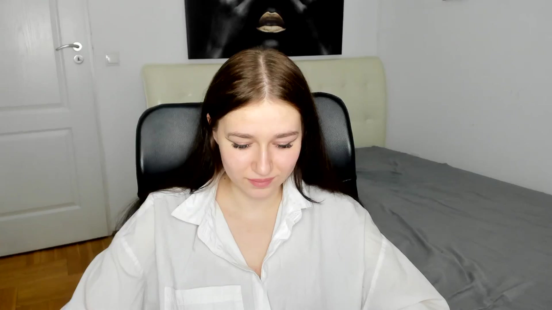 Gallery image thumbnail from SsweetPeaches's myfreecams stream on, 03/10/2024, 16:44 image 16 of 20