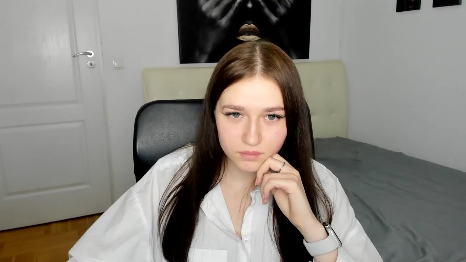 Gallery image thumbnail from SsweetPeaches's myfreecams stream on, 03/10/2024, 19:37 image 17 of 20